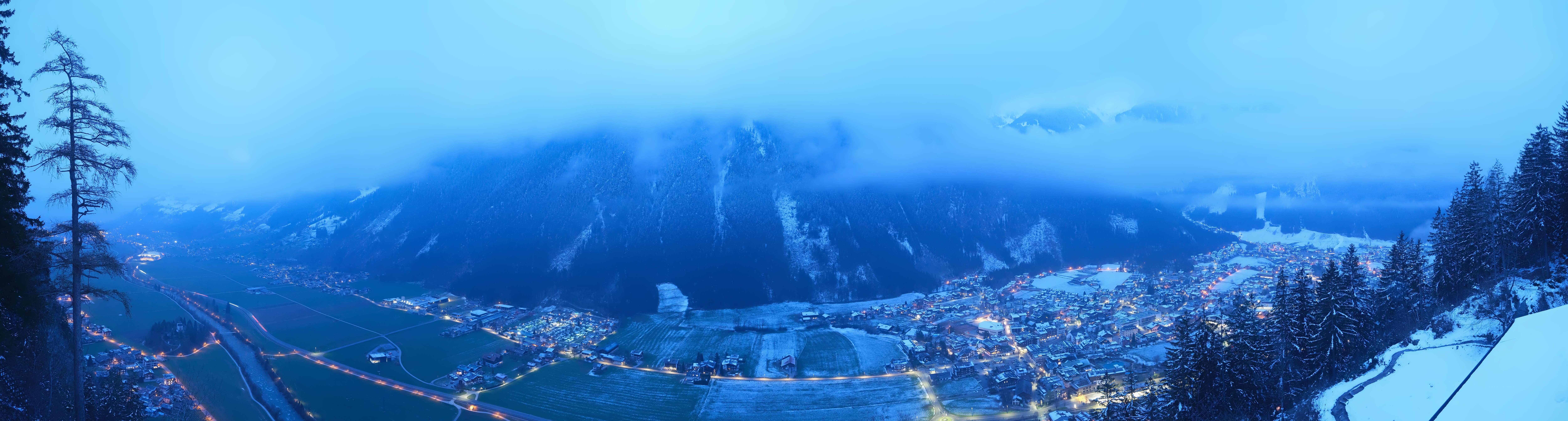 Archived image Webcam Mayrhofen im Zillertal: Zimmereben