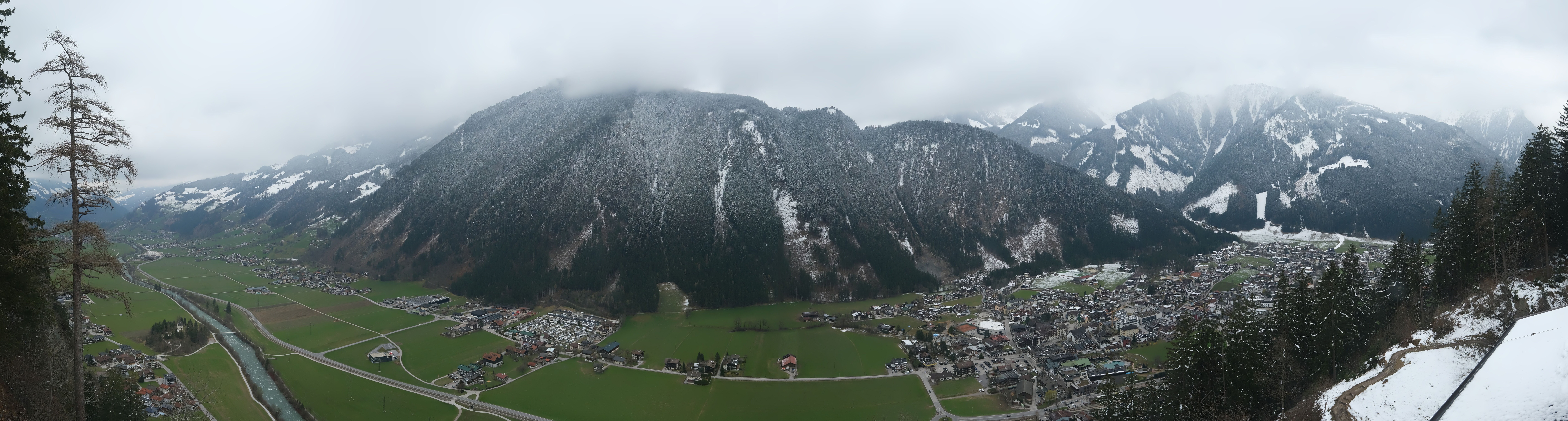 Archived image Webcam Mayrhofen im Zillertal: Zimmereben