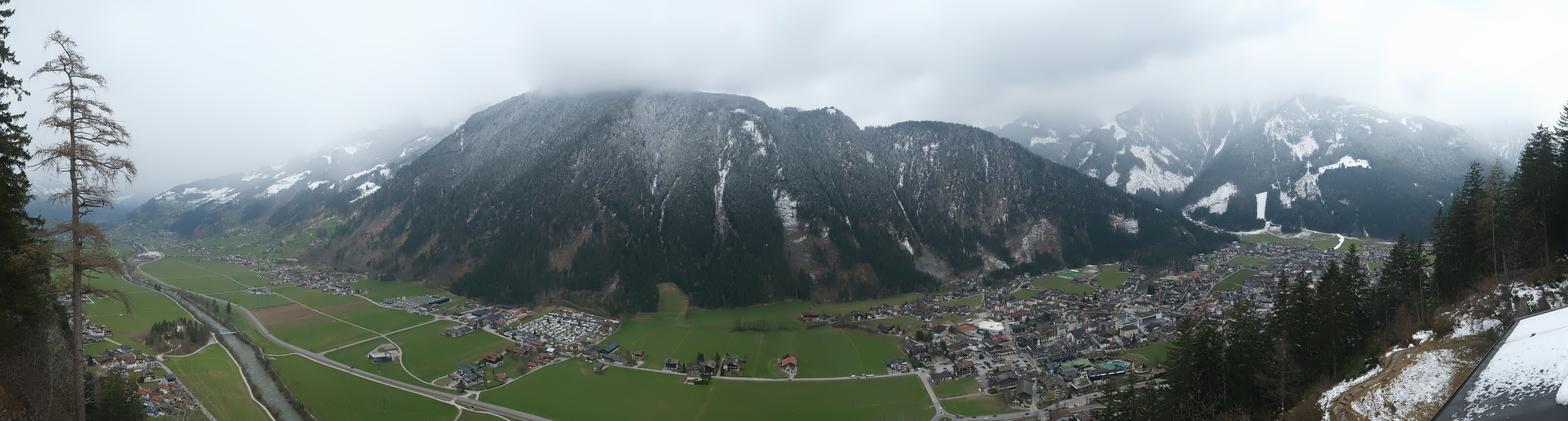 Archived image Webcam Mayrhofen im Zillertal: Zimmereben