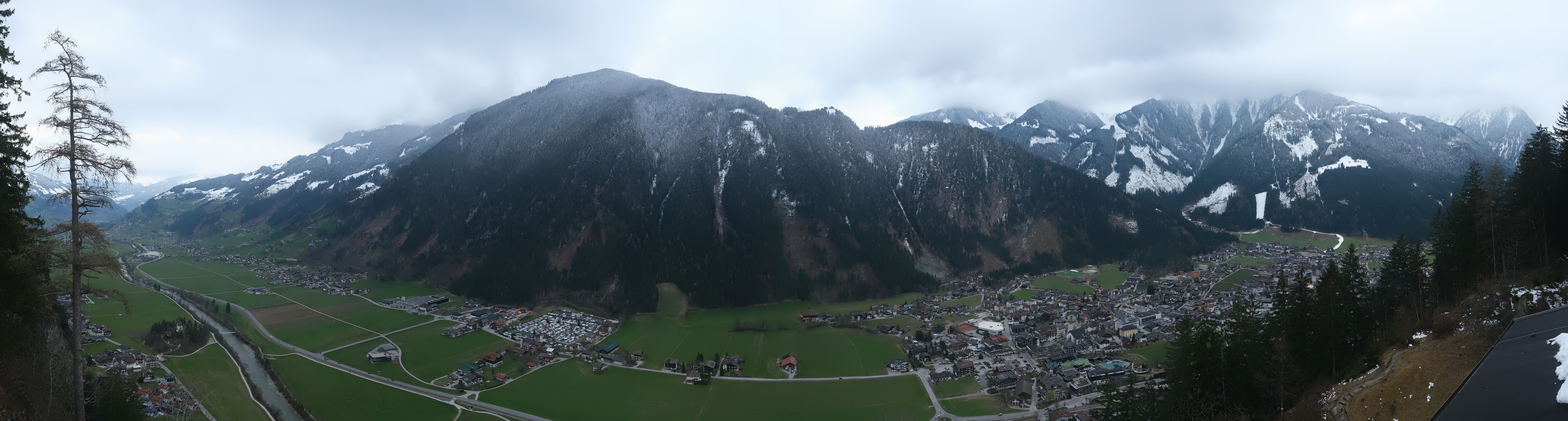 Archived image Webcam Mayrhofen im Zillertal: Zimmereben