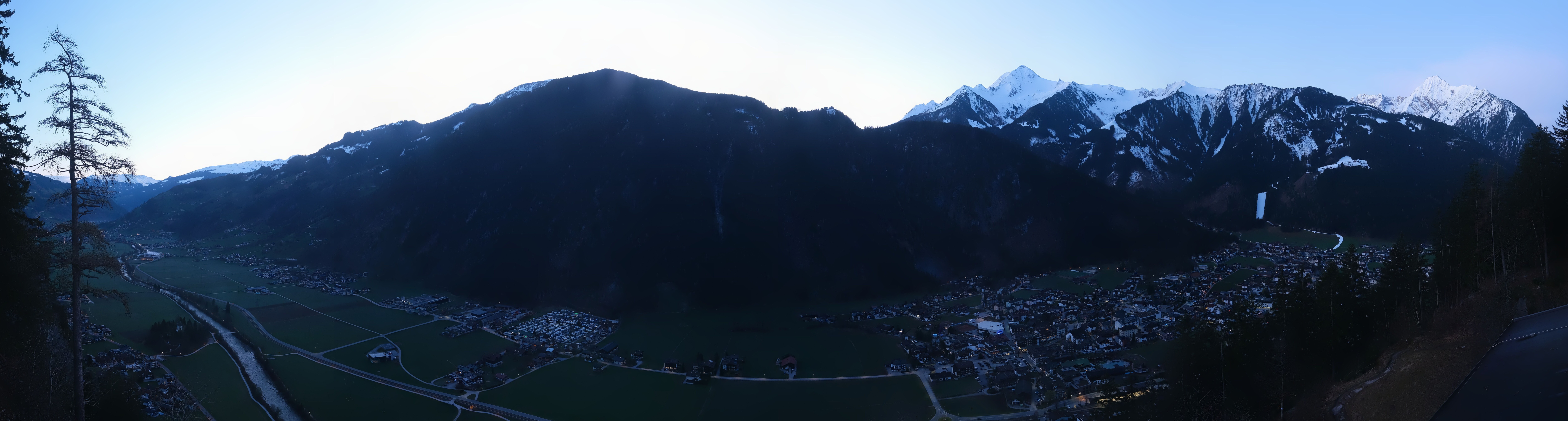 Archiv Foto Webcam Mayrhofen im Zillertal: Blick vom Gasthof Zimmereben