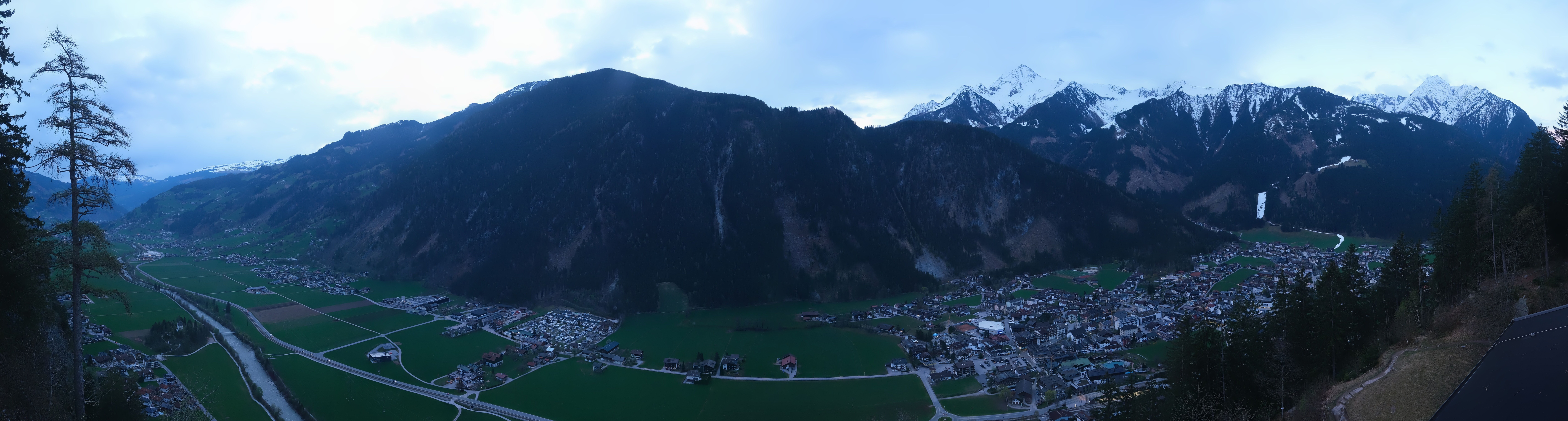 Archiv Foto Webcam Mayrhofen im Zillertal: Blick vom Gasthof Zimmereben