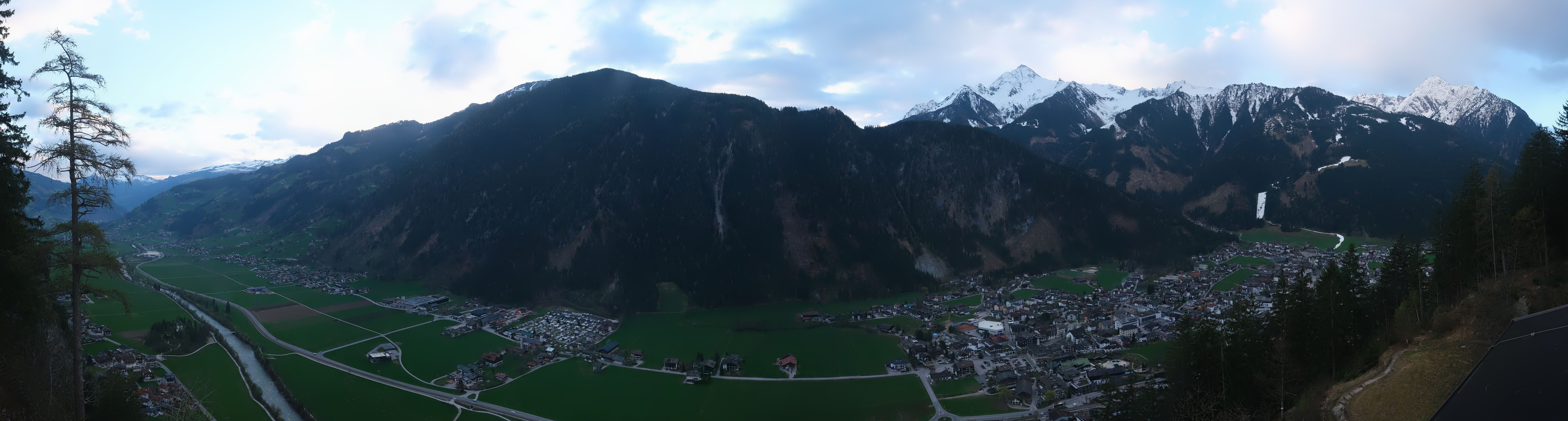 Archiv Foto Webcam Mayrhofen im Zillertal: Blick vom Gasthof Zimmereben