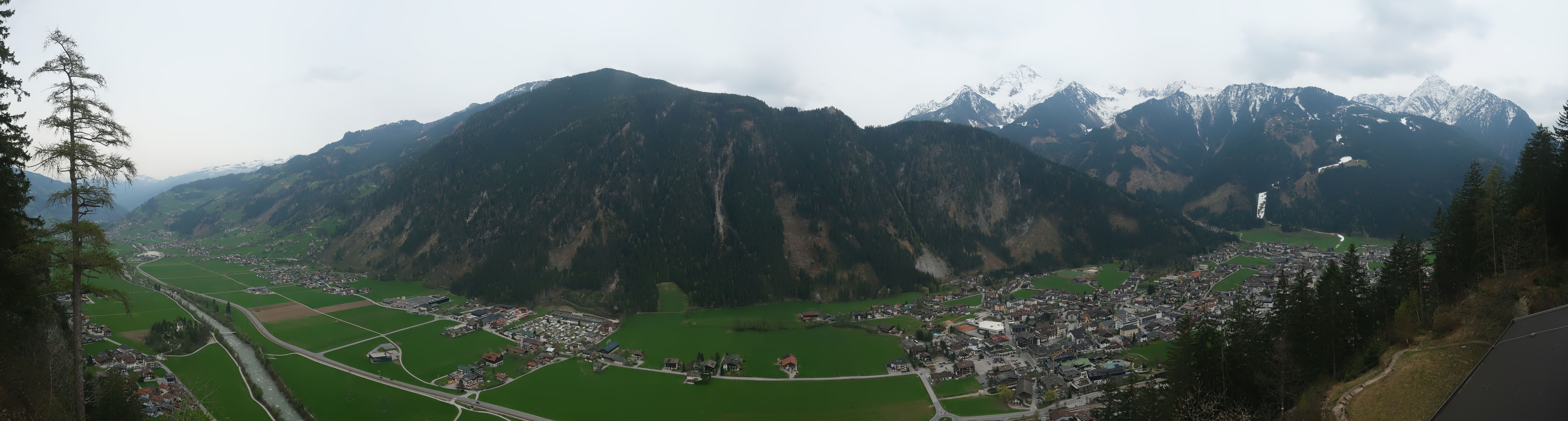 Archived image Webcam Mayrhofen im Zillertal: Zimmereben
