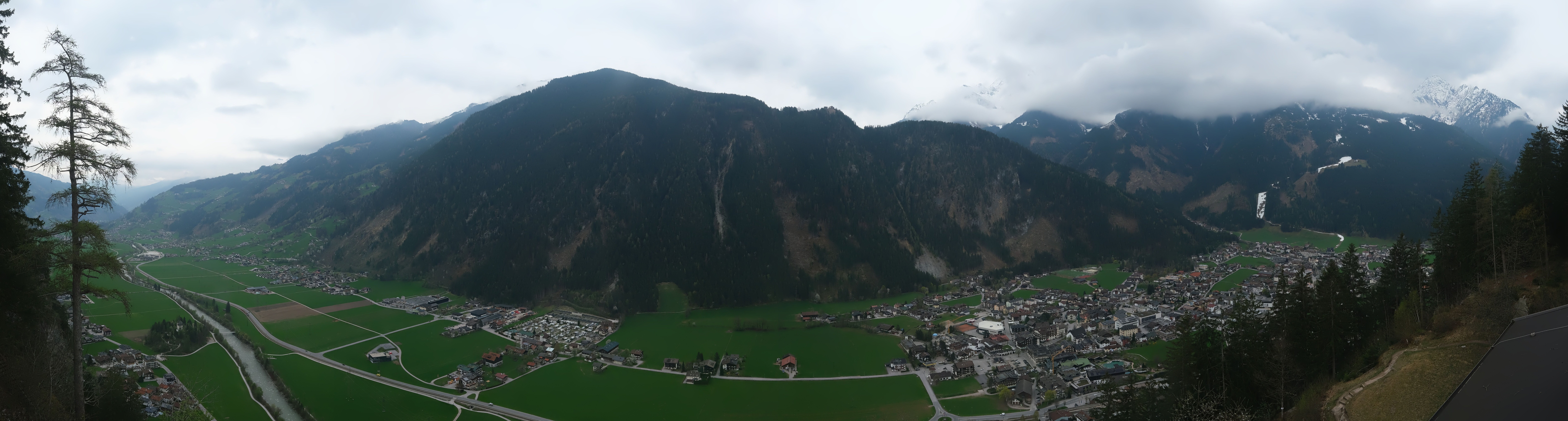 Archived image Webcam Mayrhofen im Zillertal: Zimmereben