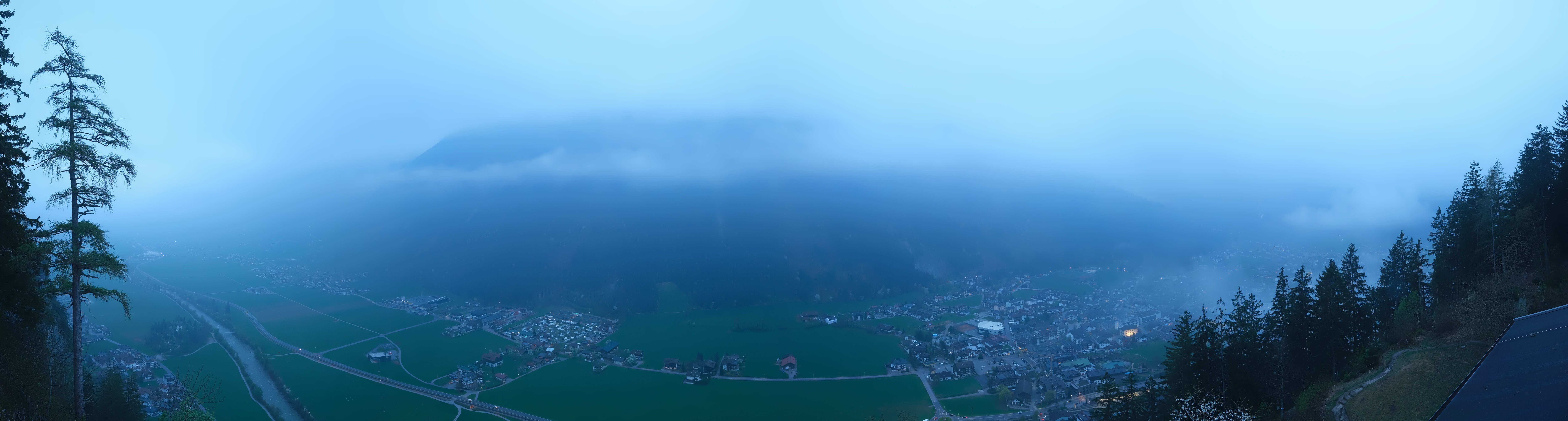 Archived image Webcam Mayrhofen im Zillertal: Zimmereben