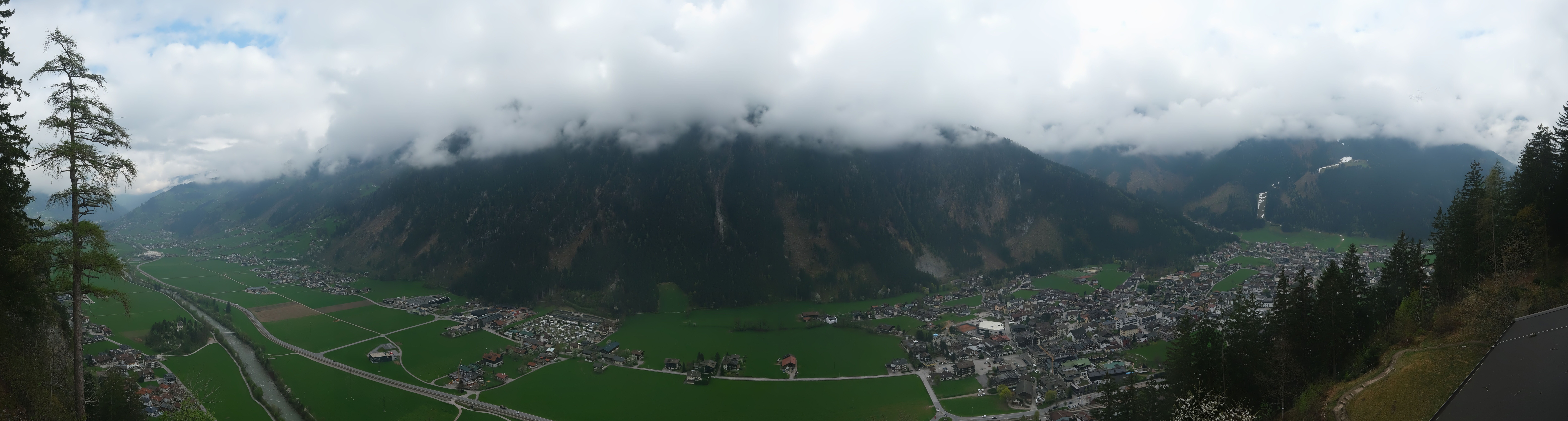 Archived image Webcam Mayrhofen im Zillertal: Zimmereben