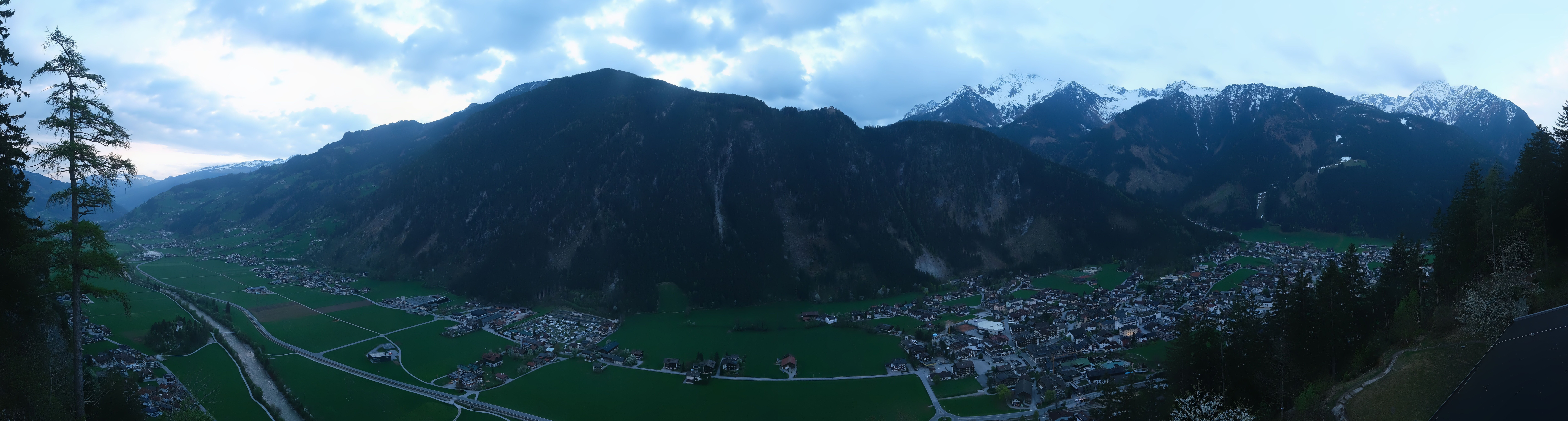 Archiv Foto Webcam Mayrhofen im Zillertal: Blick vom Gasthof Zimmereben