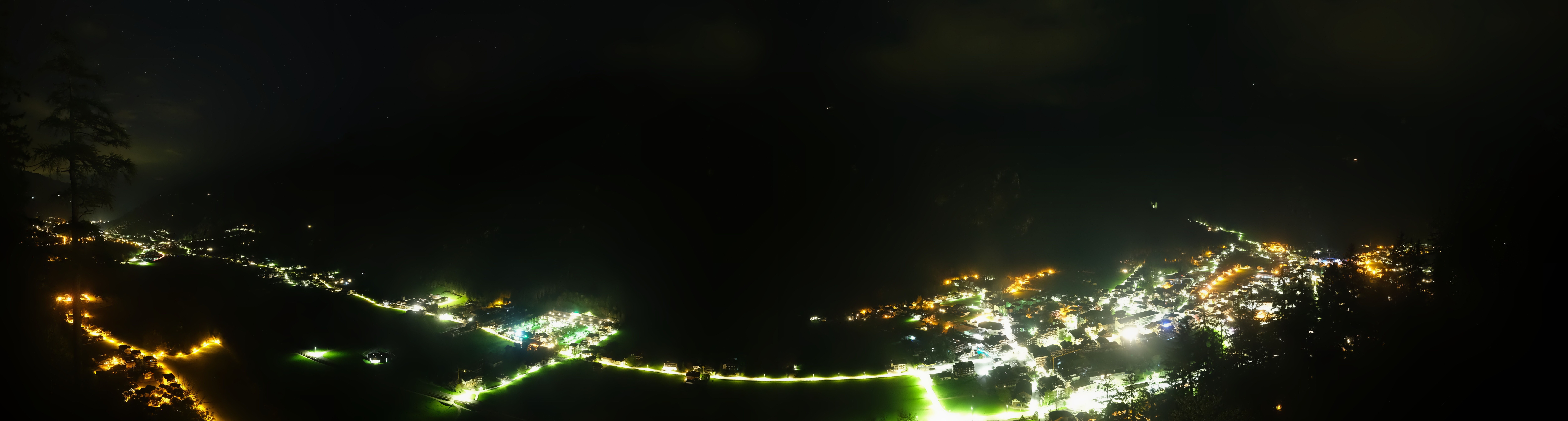 Archived image Webcam Mayrhofen im Zillertal: Zimmereben