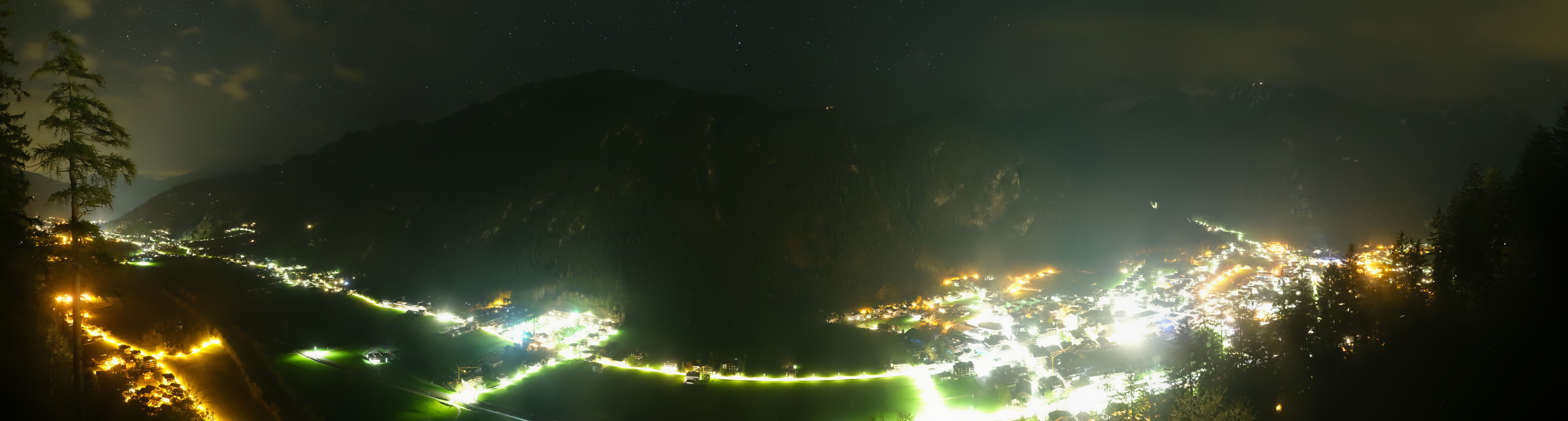 Archived image Webcam Mayrhofen im Zillertal: Zimmereben