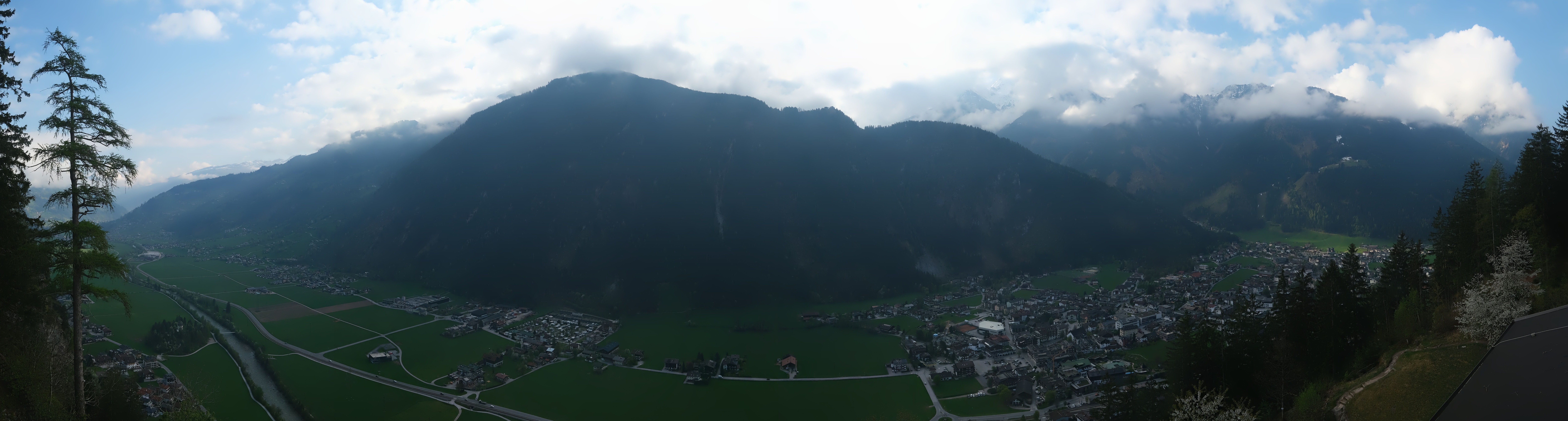 Archived image Webcam Mayrhofen im Zillertal: Zimmereben