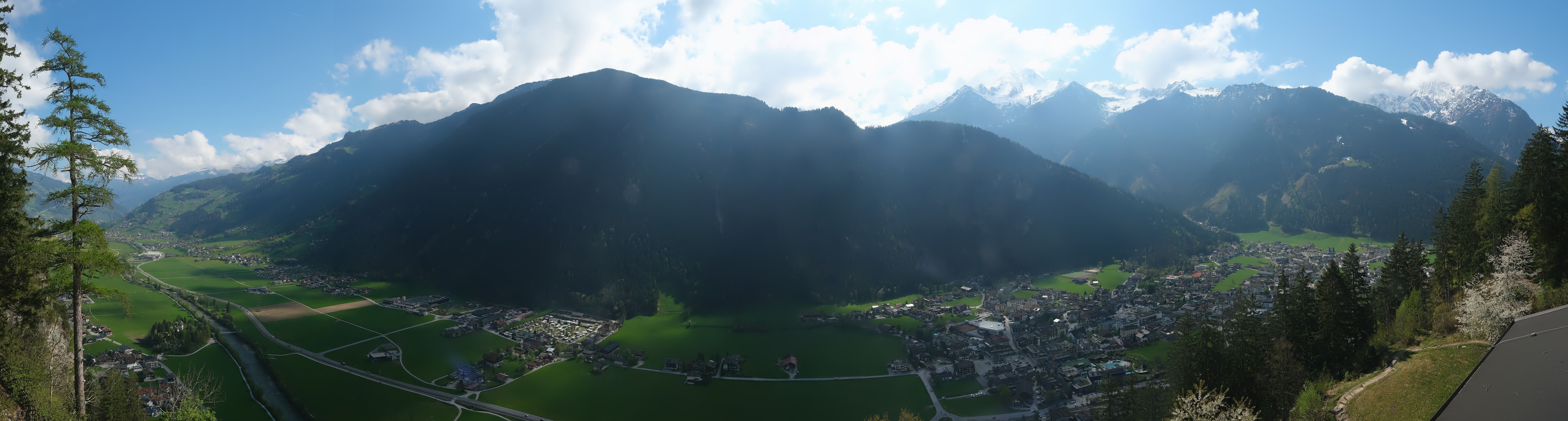 Archived image Webcam Mayrhofen im Zillertal: Zimmereben