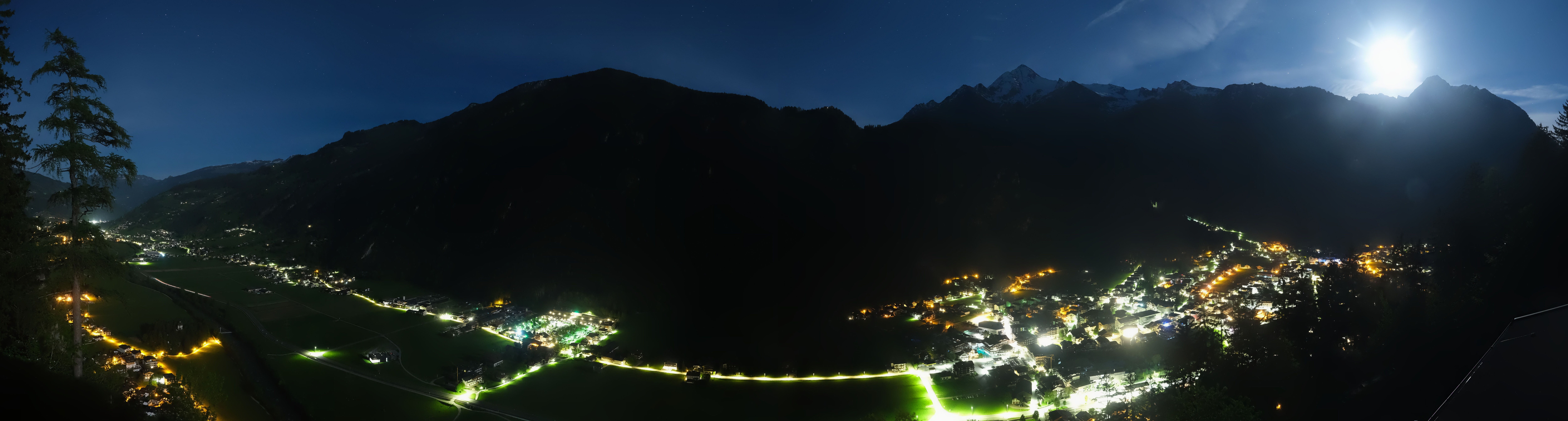Archived image Webcam Mayrhofen im Zillertal: Zimmereben