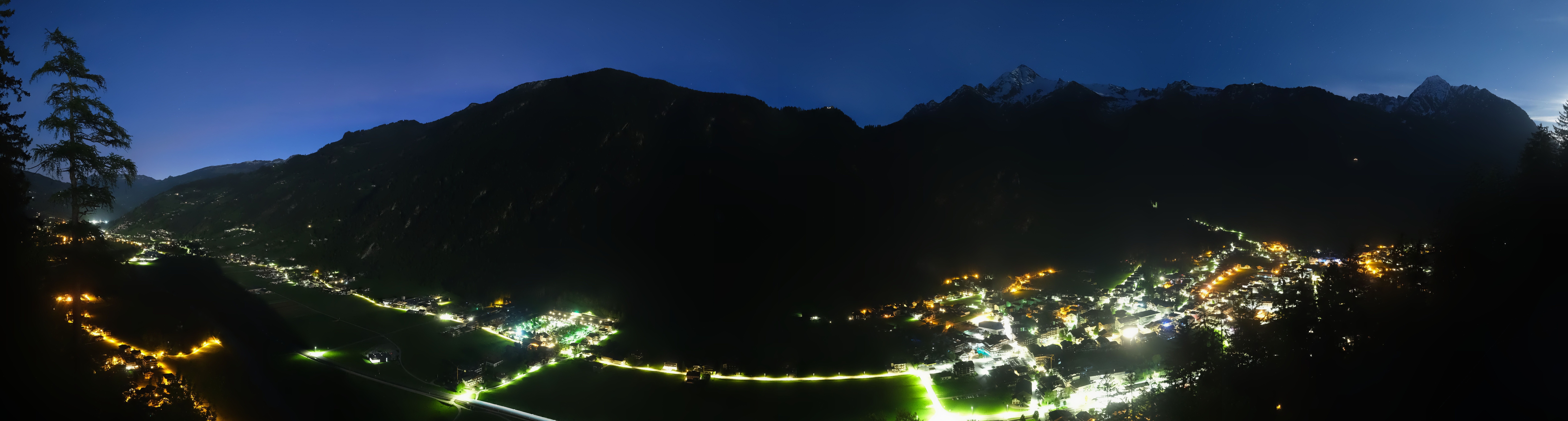Archived image Webcam Mayrhofen im Zillertal: Zimmereben