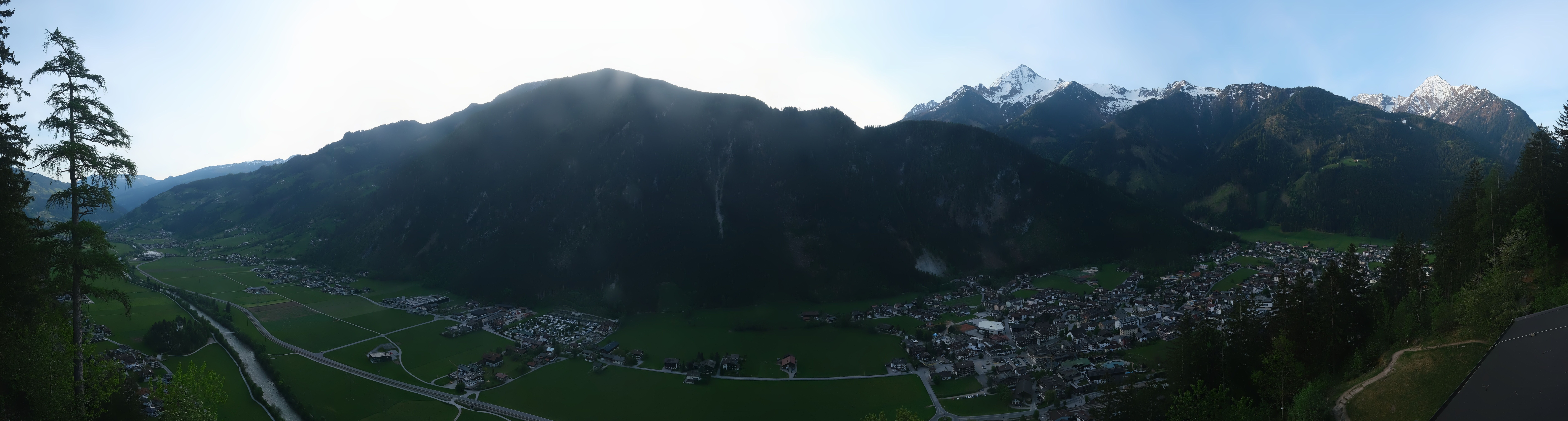 Archived image Webcam Mayrhofen im Zillertal: Zimmereben