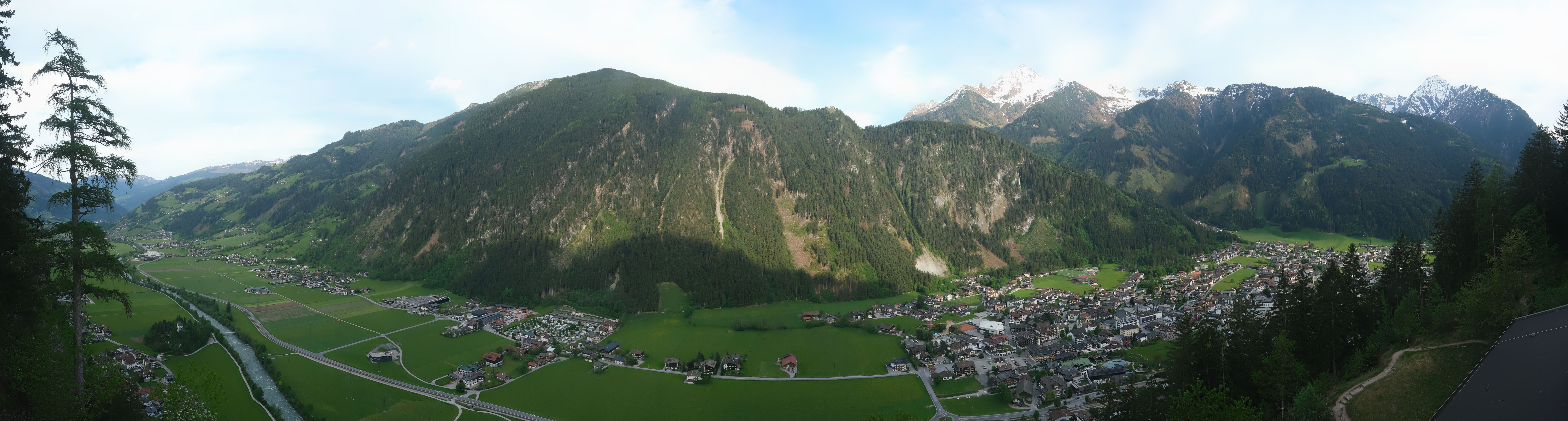 Archived image Webcam Mayrhofen im Zillertal: Zimmereben