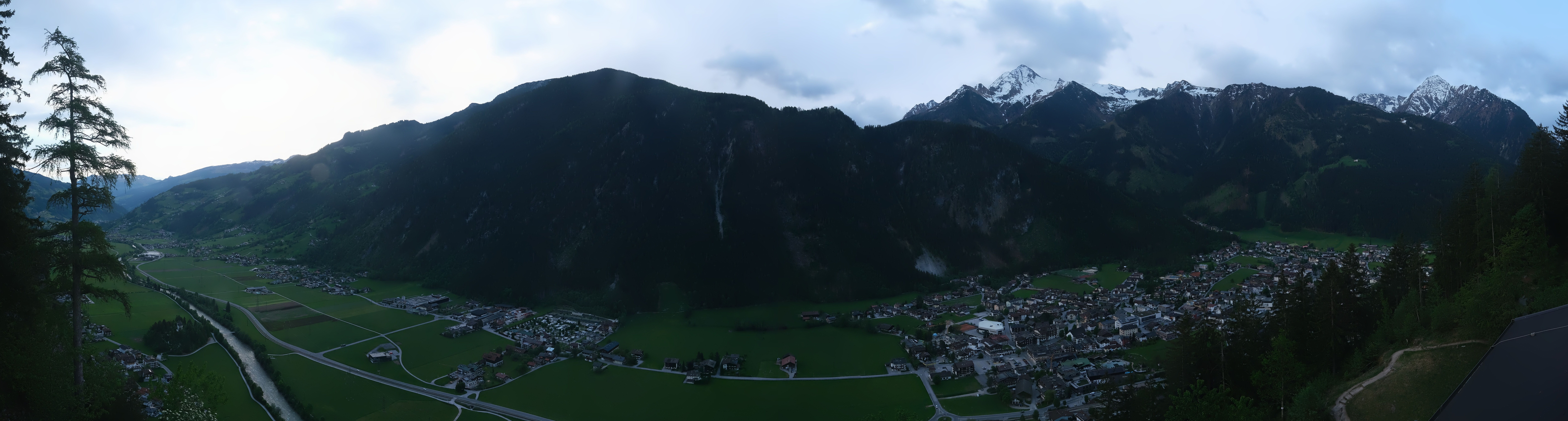 Archiv Foto Webcam Mayrhofen im Zillertal: Blick vom Gasthof Zimmereben