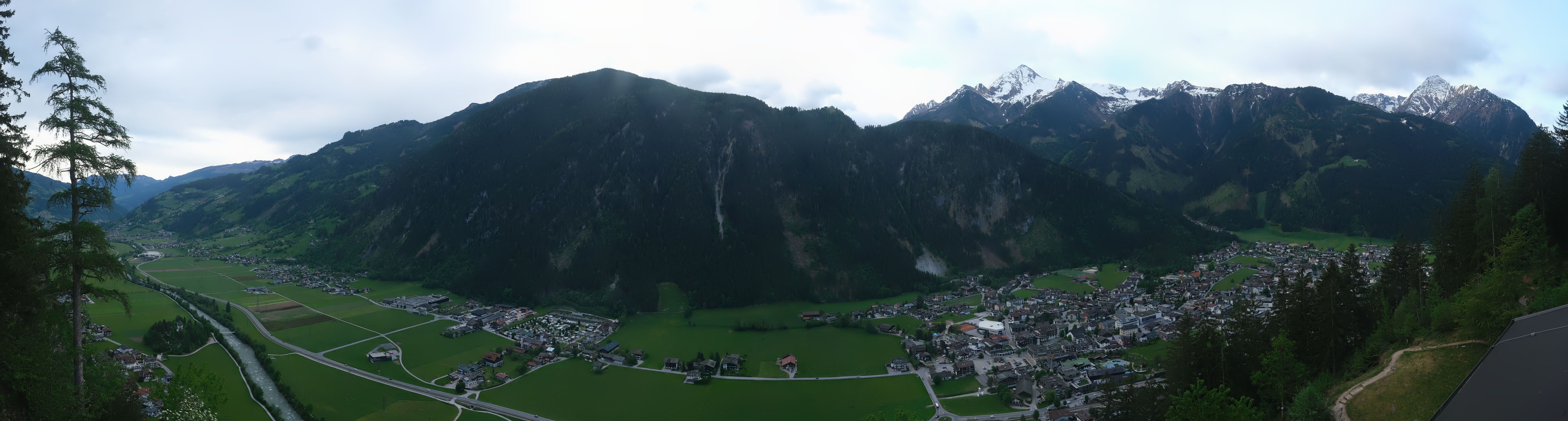 Archiv Foto Webcam Mayrhofen im Zillertal: Blick vom Gasthof Zimmereben