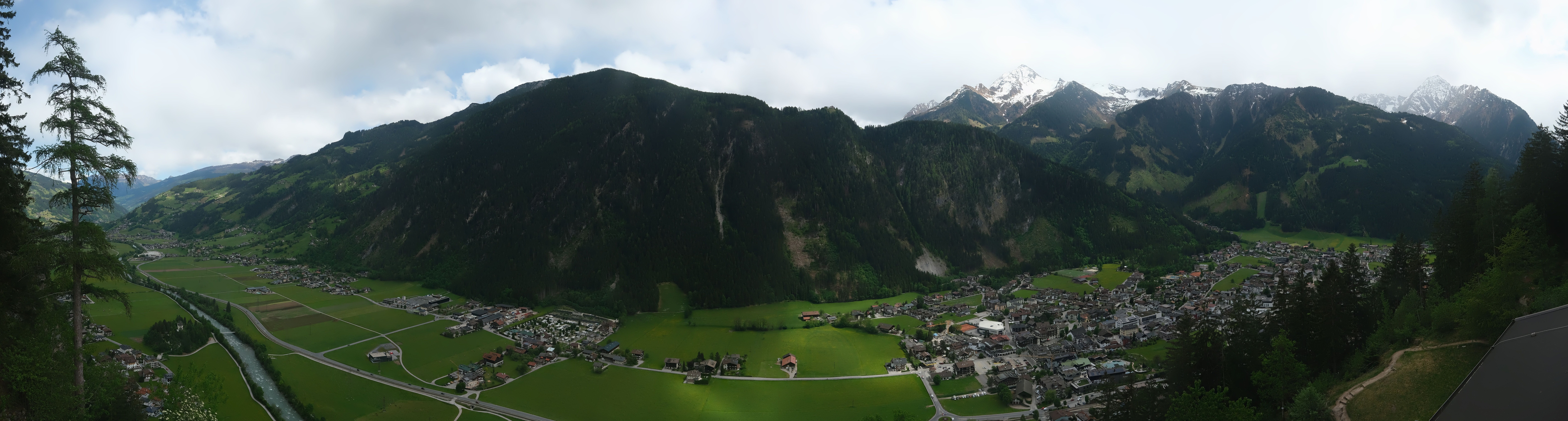 Archived image Webcam Mayrhofen im Zillertal: Zimmereben
