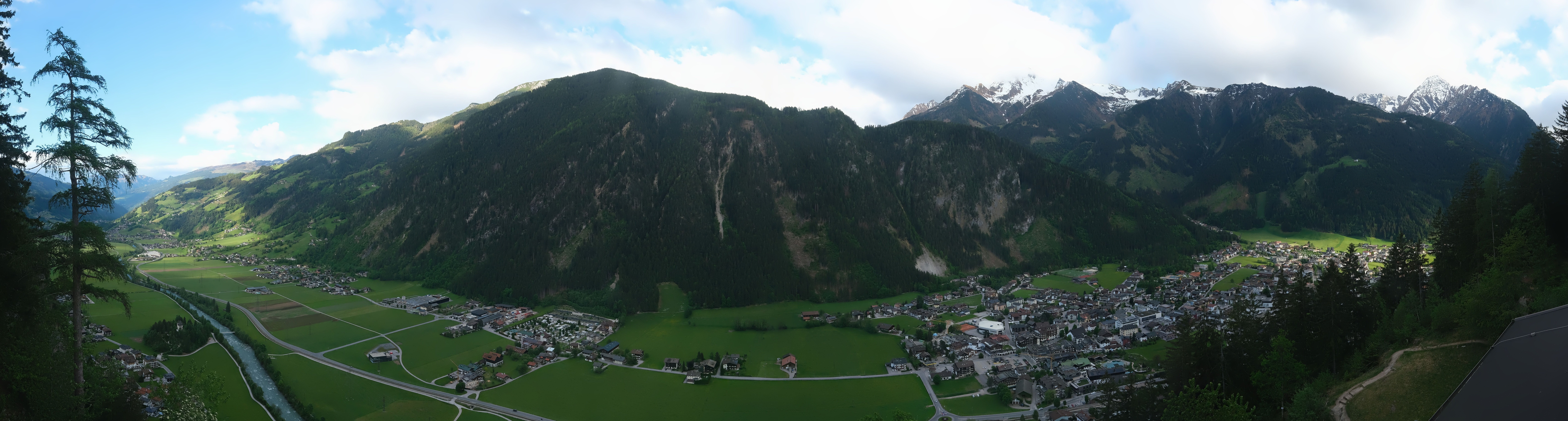 Archived image Webcam Mayrhofen im Zillertal: Zimmereben