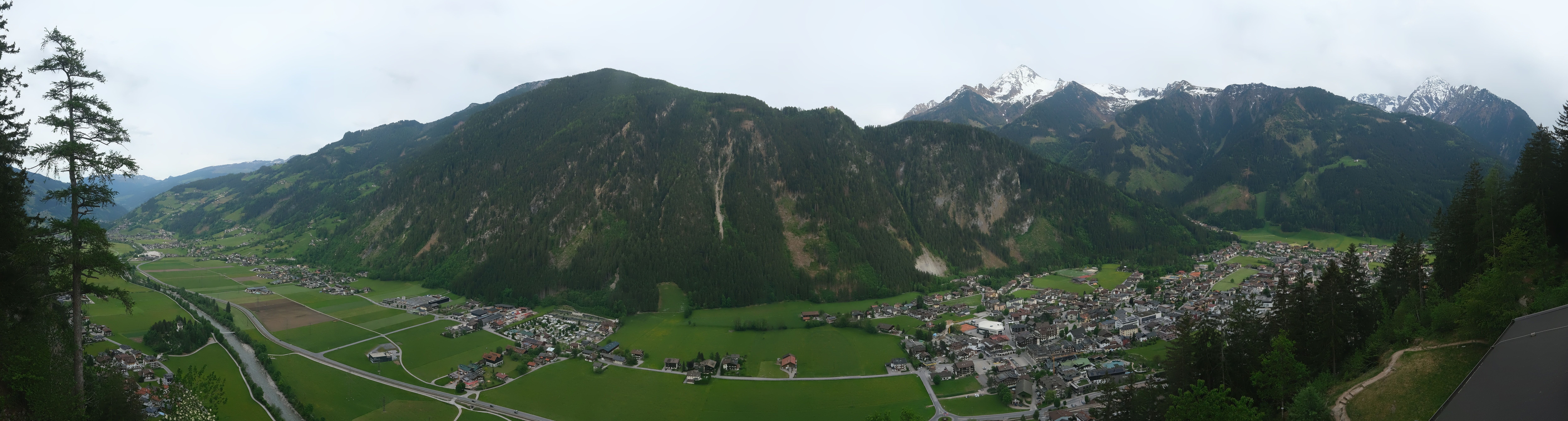 Archived image Webcam Mayrhofen im Zillertal: Zimmereben