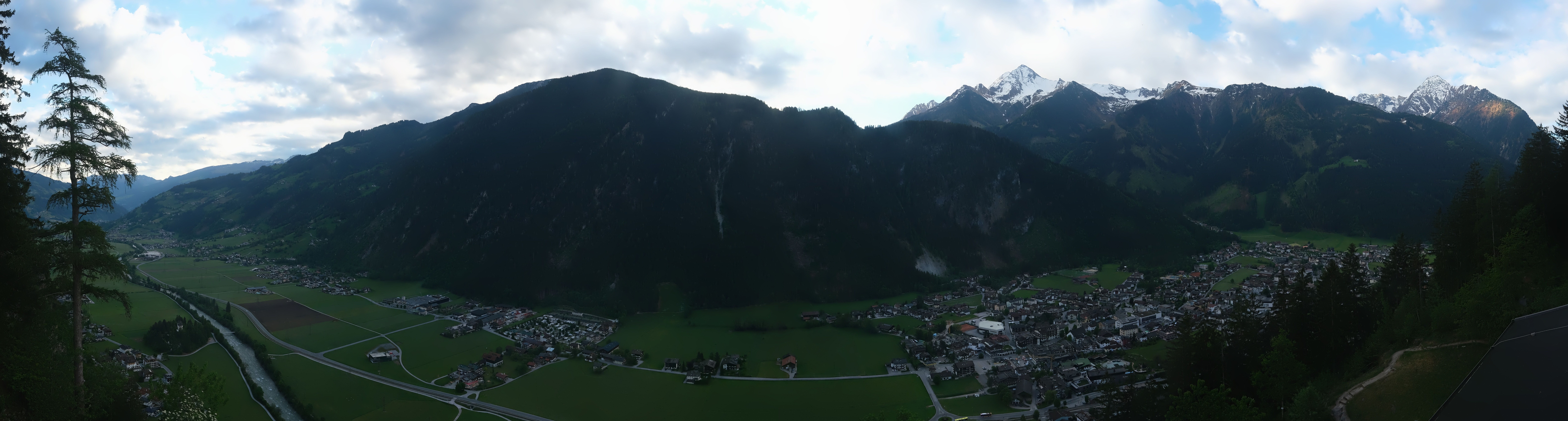 Archiv Foto Webcam Mayrhofen im Zillertal: Blick vom Gasthof Zimmereben