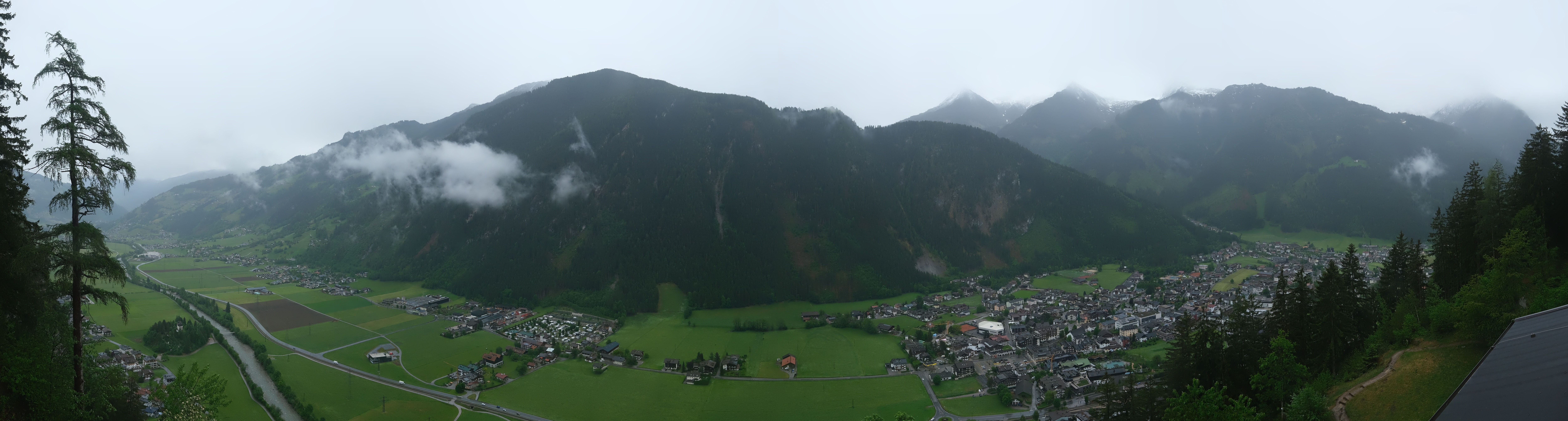 Archived image Webcam Mayrhofen im Zillertal: Zimmereben