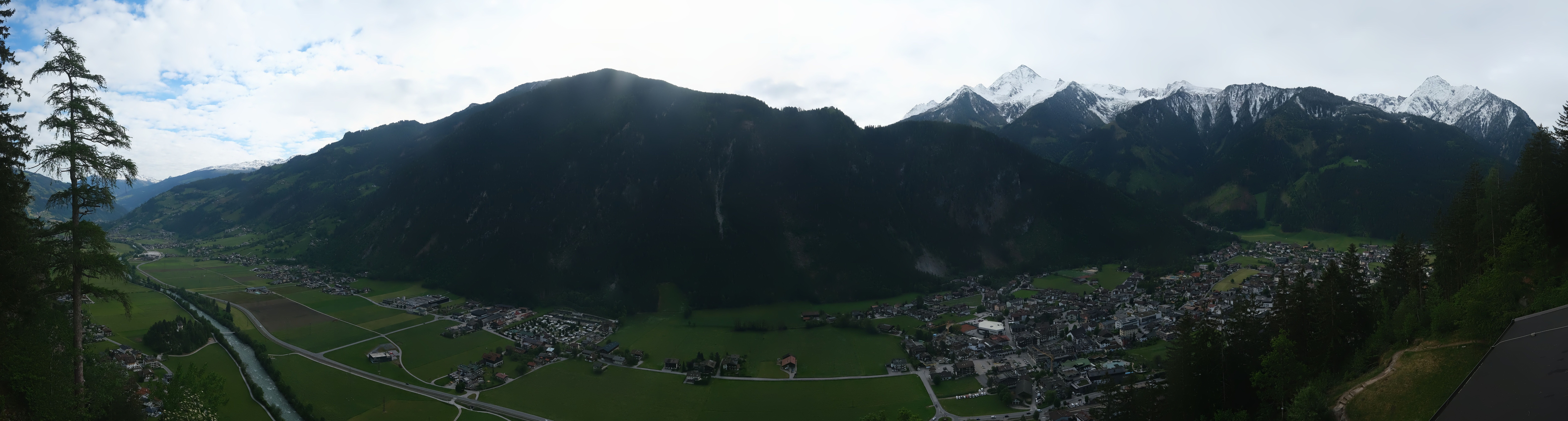 Archived image Webcam Mayrhofen im Zillertal: Zimmereben