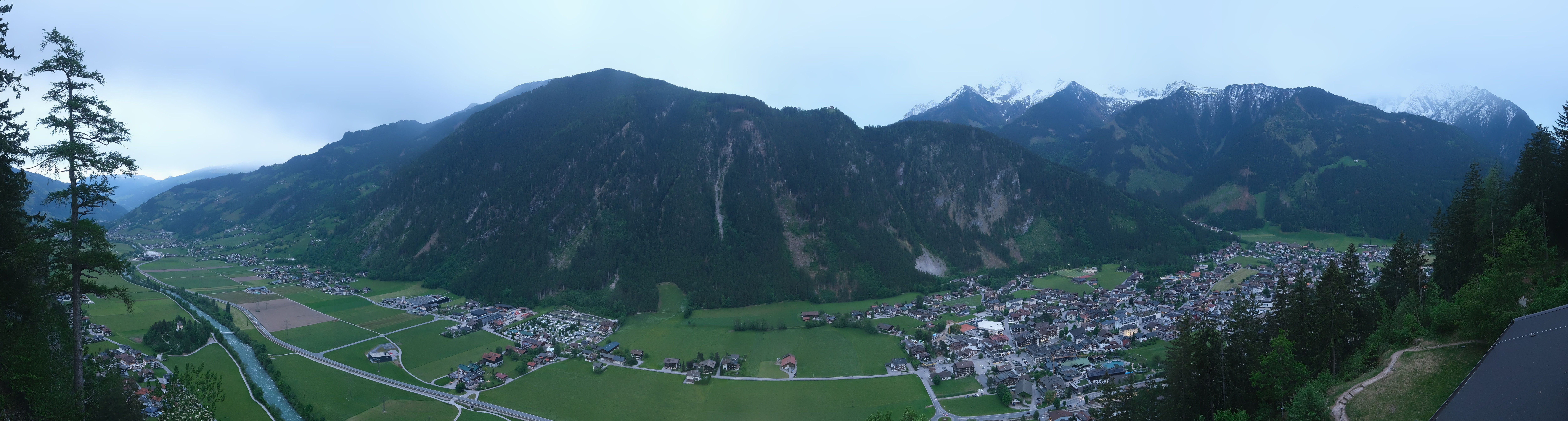 Archived image Webcam Mayrhofen im Zillertal: Zimmereben