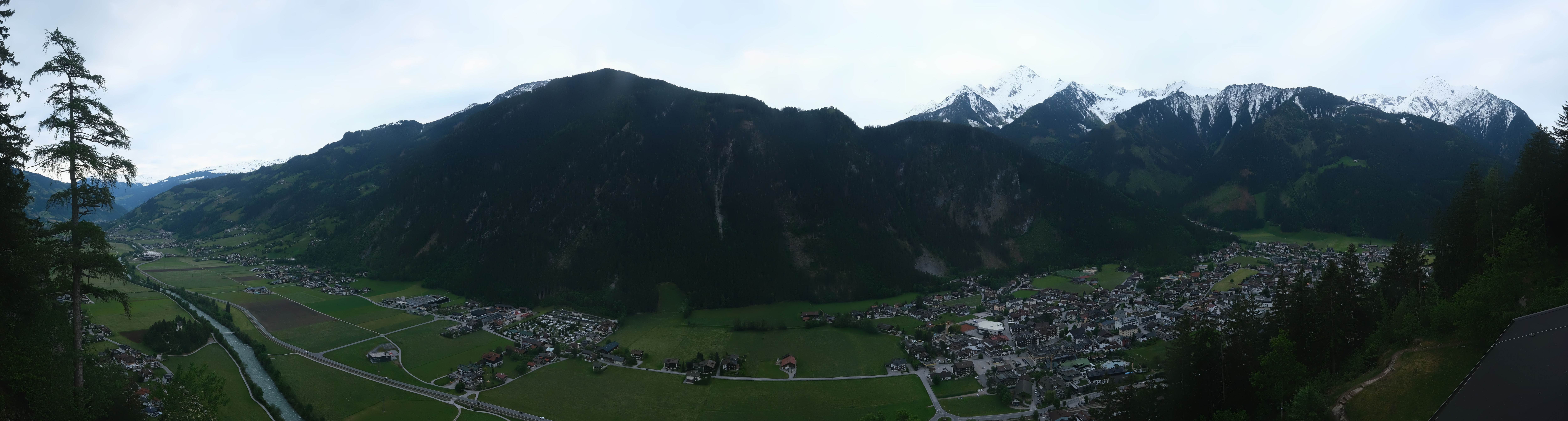 Archived image Webcam Mayrhofen im Zillertal: Zimmereben
