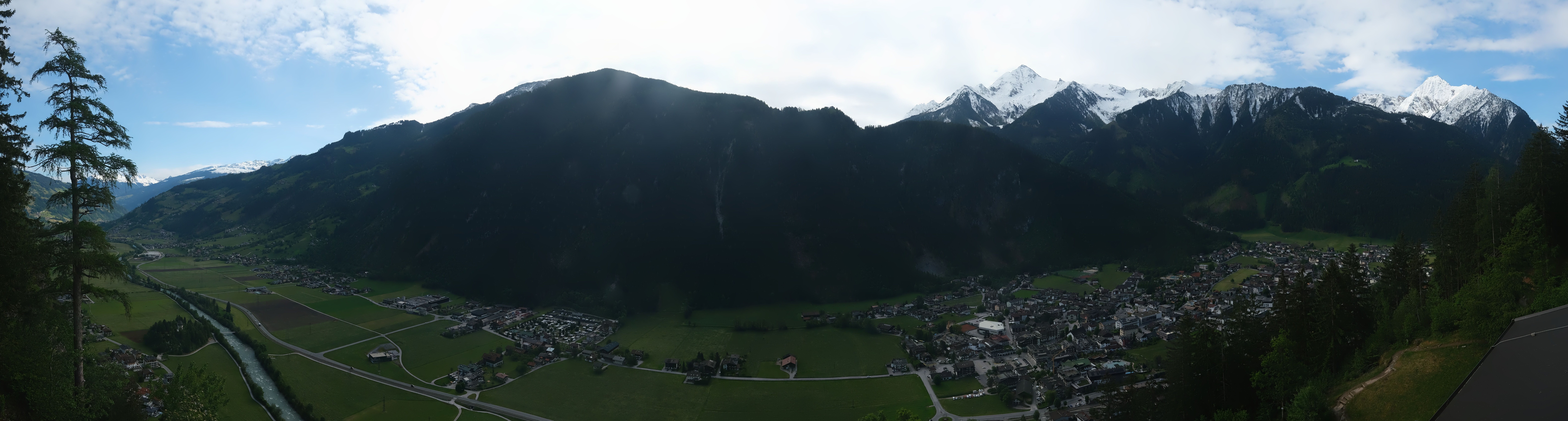 Archived image Webcam Mayrhofen im Zillertal: Zimmereben
