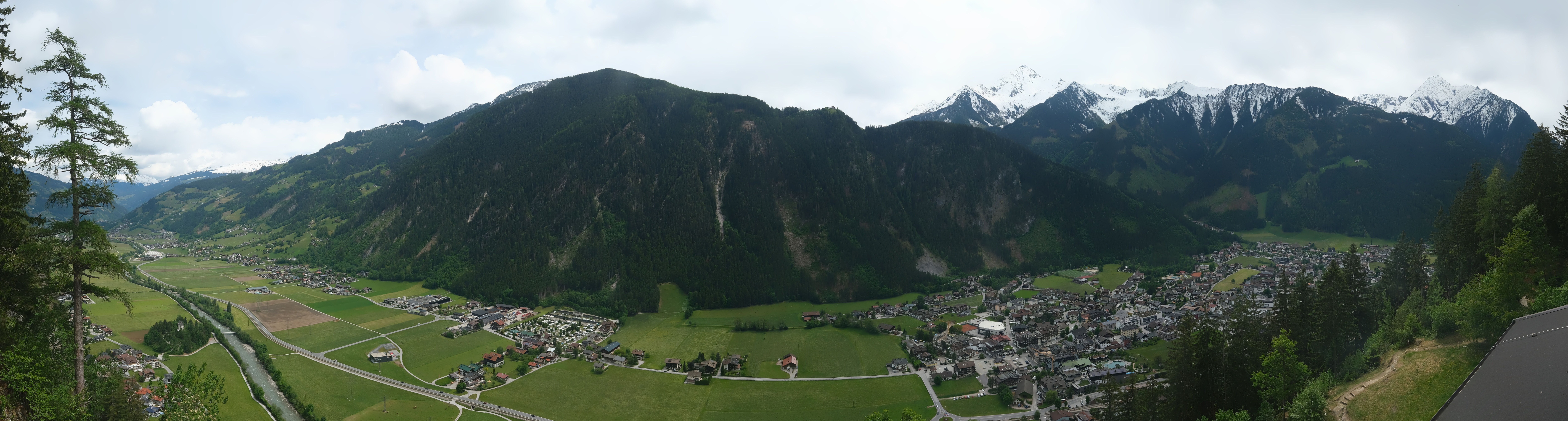 Archived image Webcam Mayrhofen im Zillertal: Zimmereben