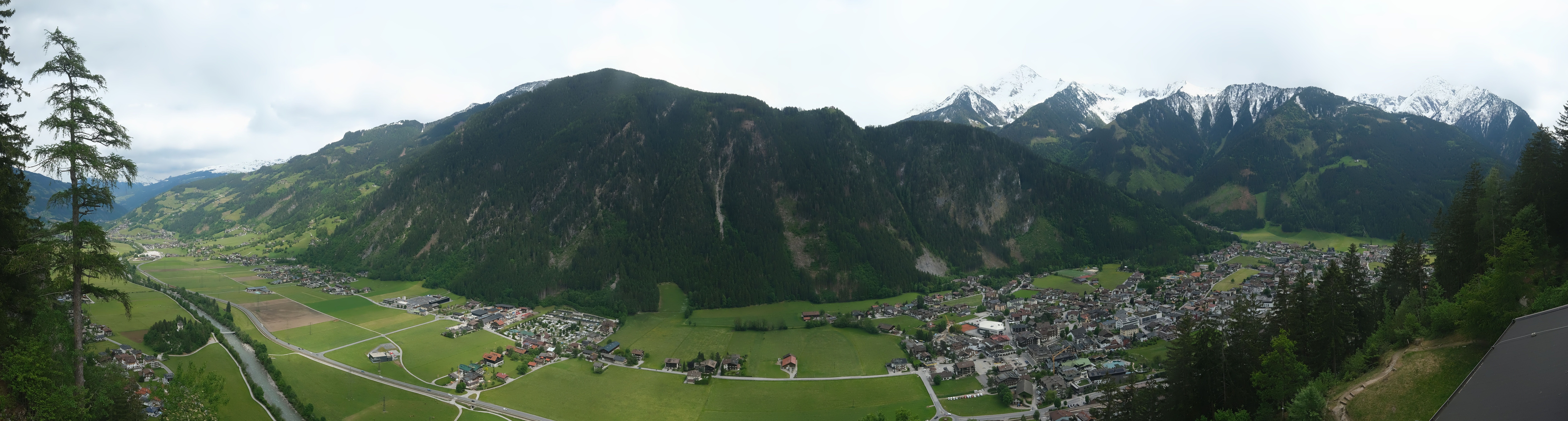 Archived image Webcam Mayrhofen im Zillertal: Zimmereben