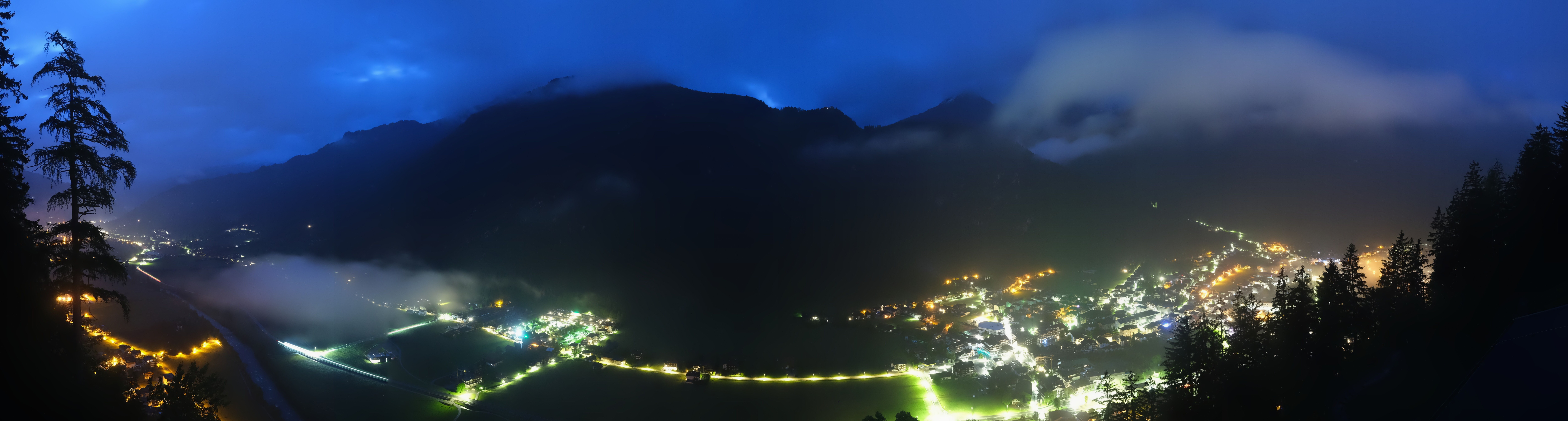 Archived image Webcam Mayrhofen im Zillertal: Zimmereben