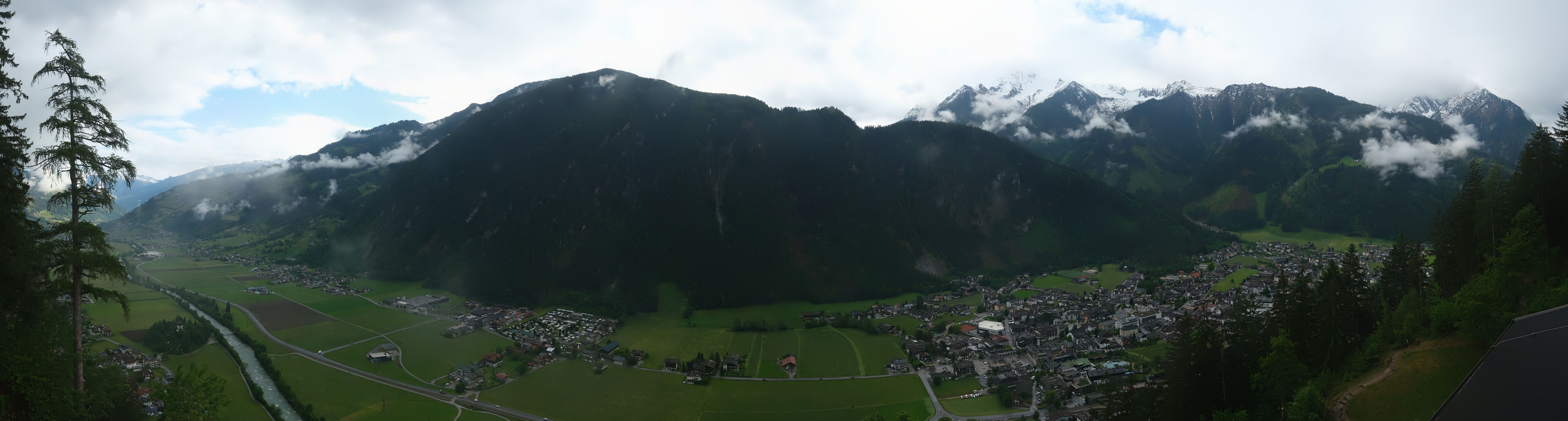 Archived image Webcam Mayrhofen im Zillertal: Zimmereben