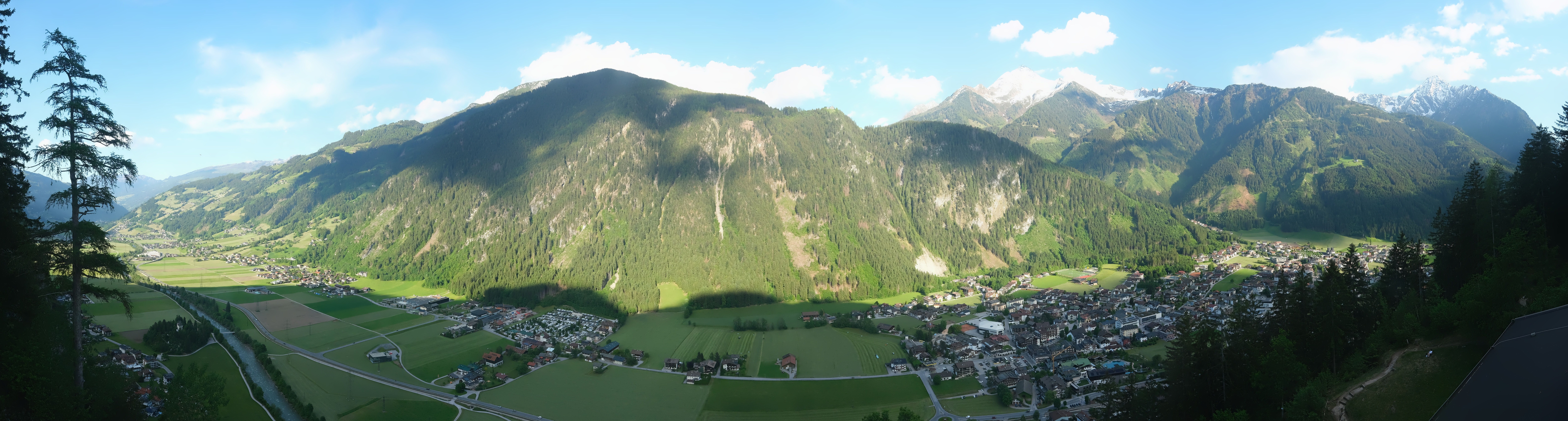 Archived image Webcam Mayrhofen im Zillertal: Zimmereben