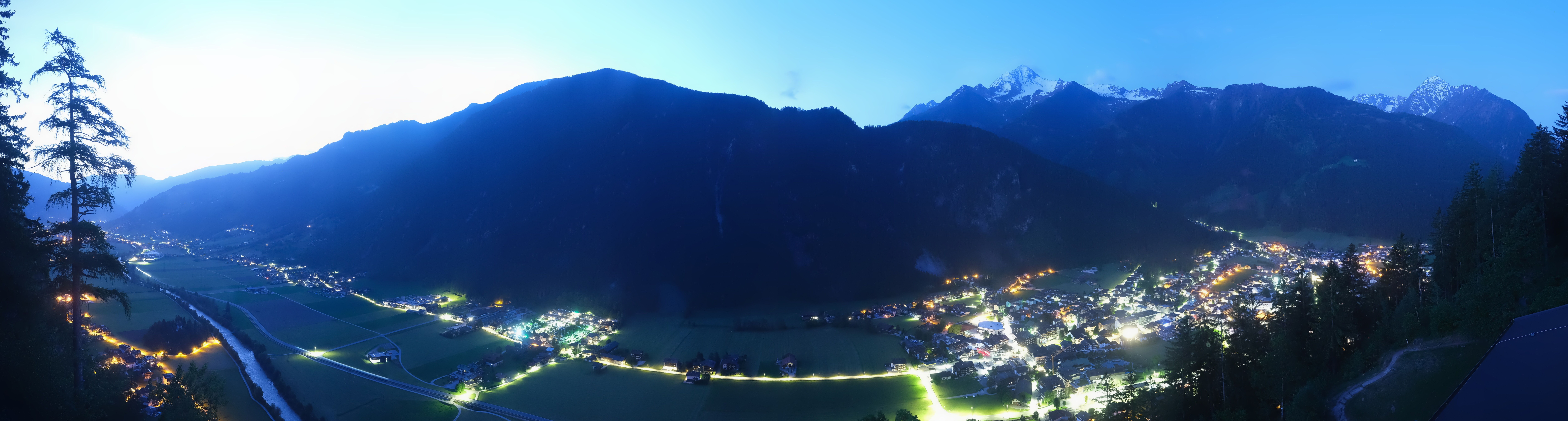 Archiv Foto Webcam Mayrhofen im Zillertal: Blick vom Gasthof Zimmereben