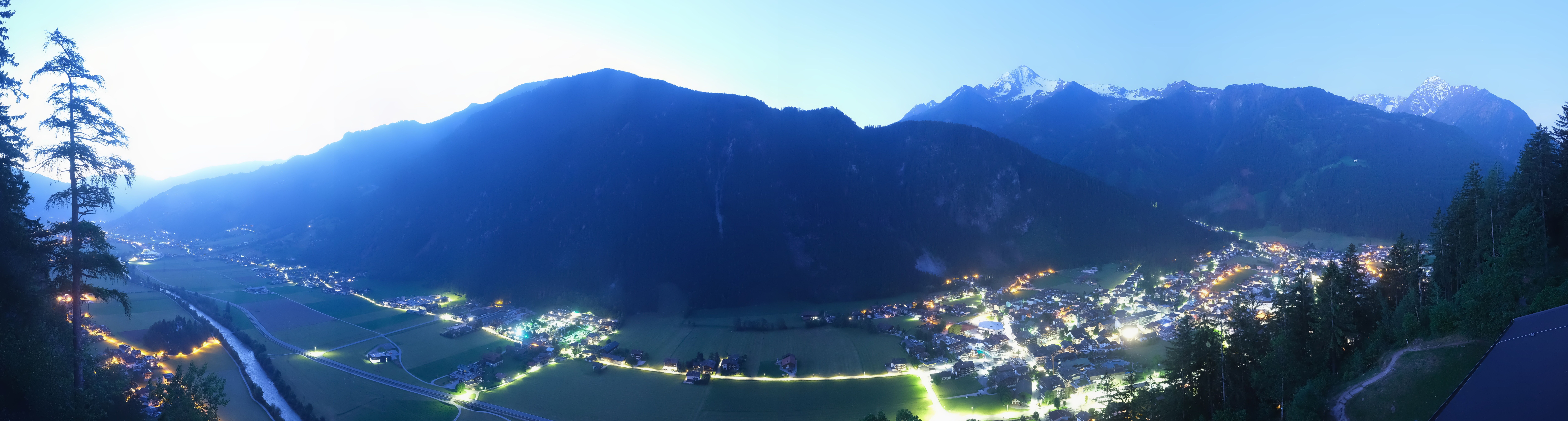 Archiv Foto Webcam Mayrhofen im Zillertal: Blick vom Gasthof Zimmereben
