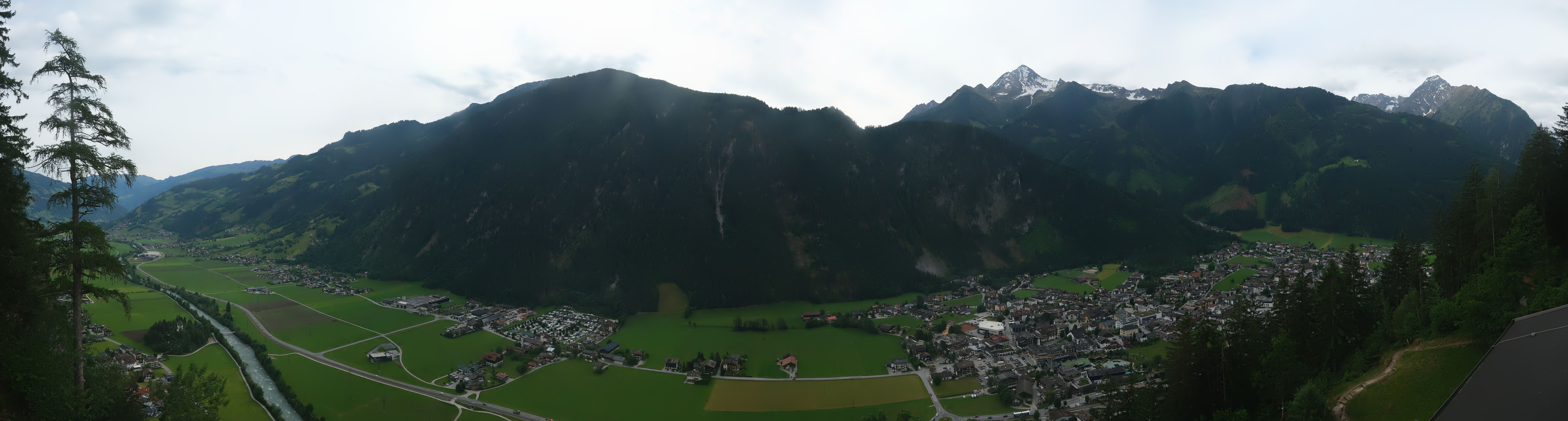 Archiv Foto Webcam Mayrhofen im Zillertal: Blick vom Gasthof Zimmereben