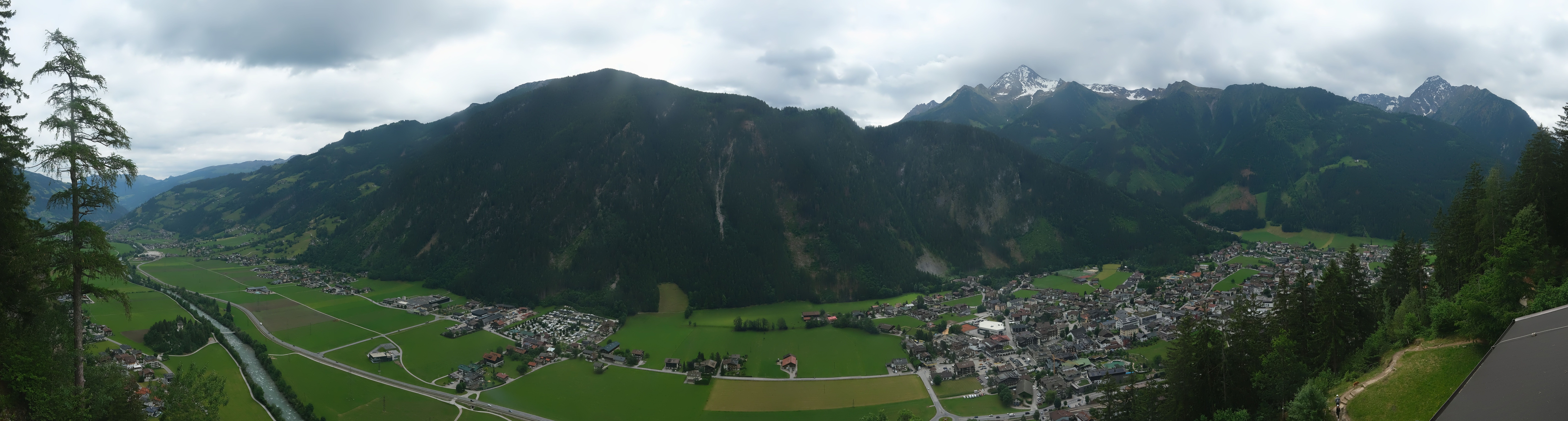 Archiv Foto Webcam Mayrhofen im Zillertal: Blick vom Gasthof Zimmereben