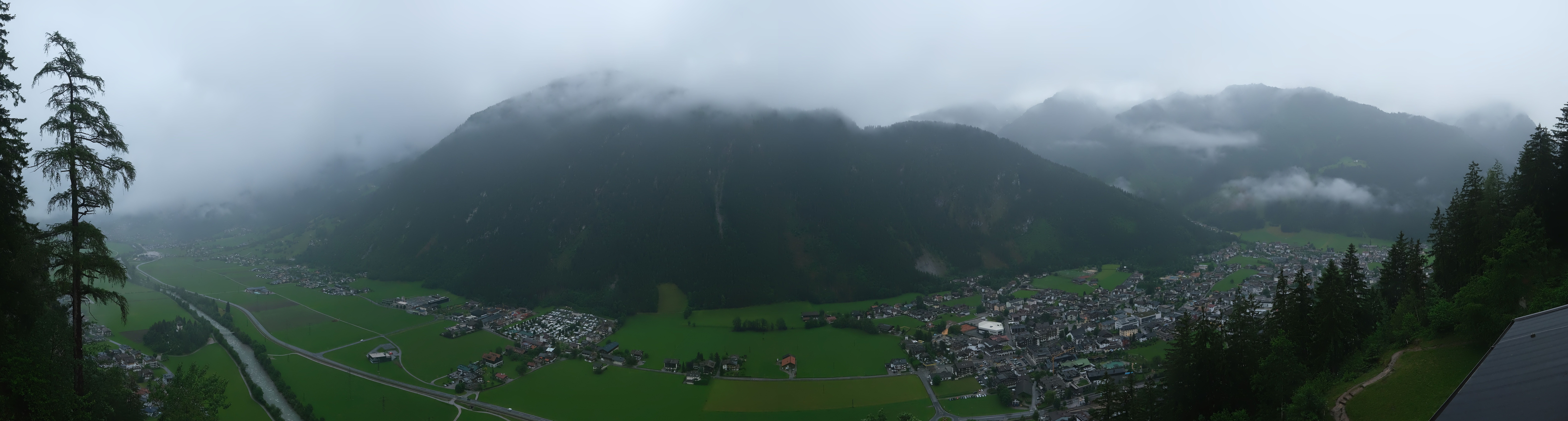 Archived image Webcam Mayrhofen im Zillertal: Zimmereben
