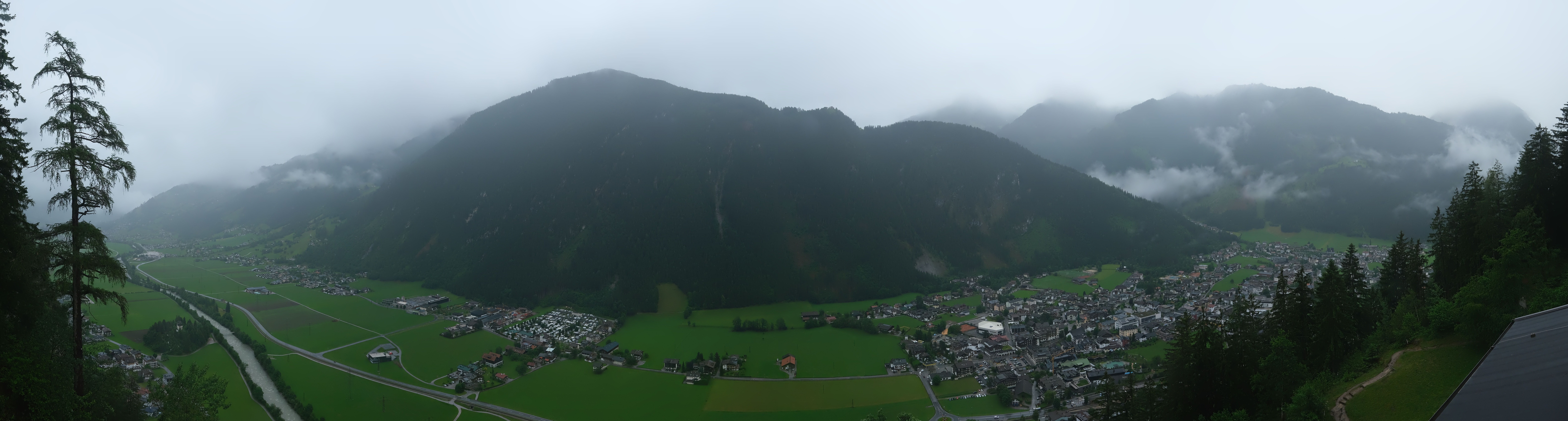 Archived image Webcam Mayrhofen im Zillertal: Zimmereben