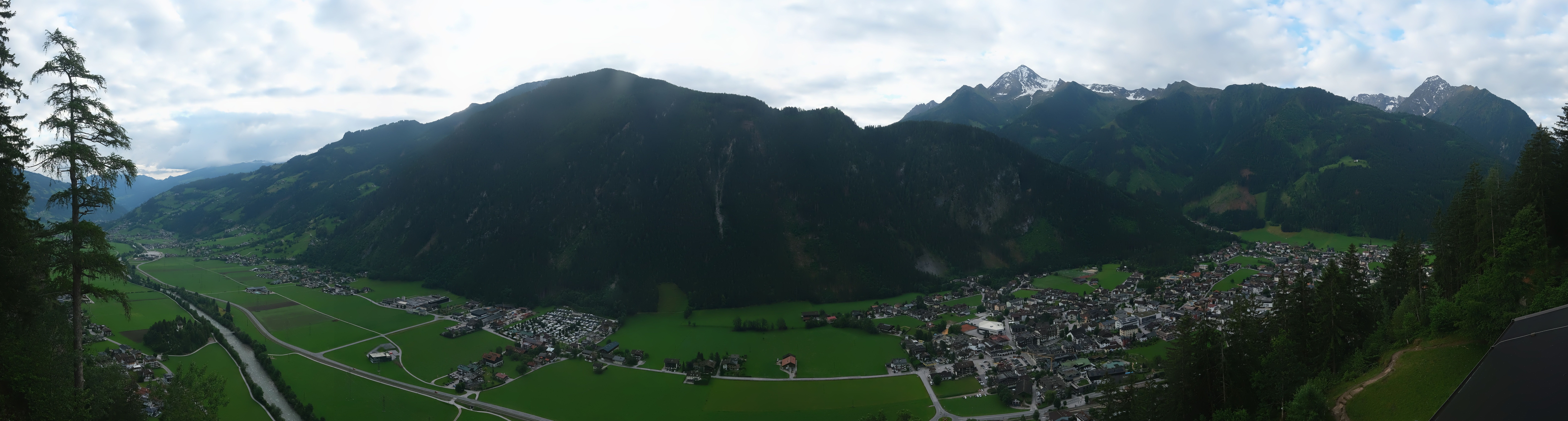 Archiv Foto Webcam Mayrhofen im Zillertal: Blick vom Gasthof Zimmereben