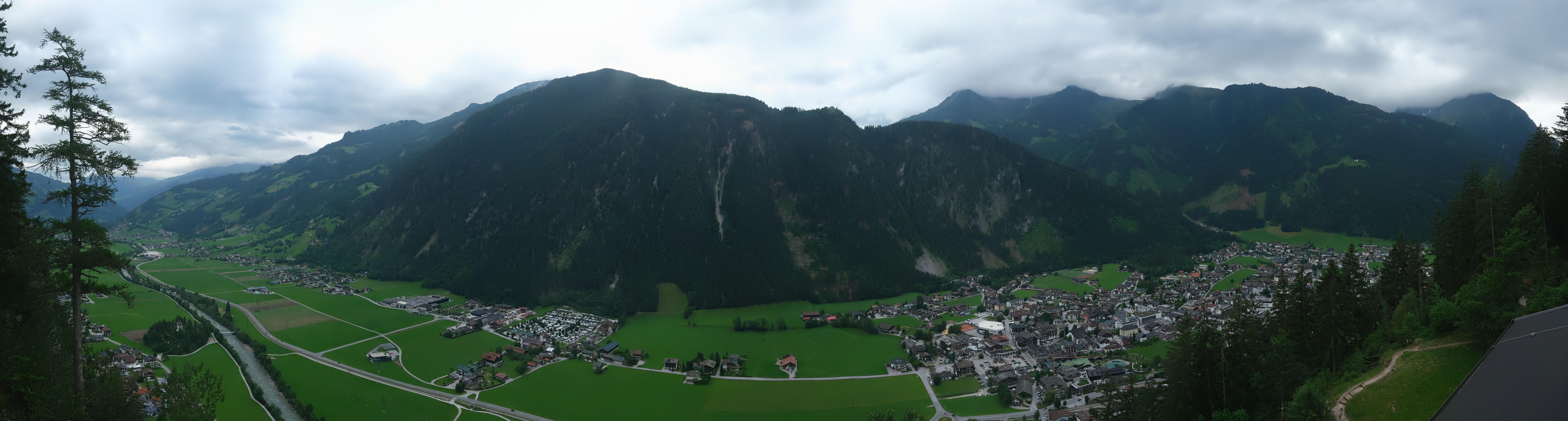 Archiv Foto Webcam Mayrhofen im Zillertal: Blick vom Gasthof Zimmereben