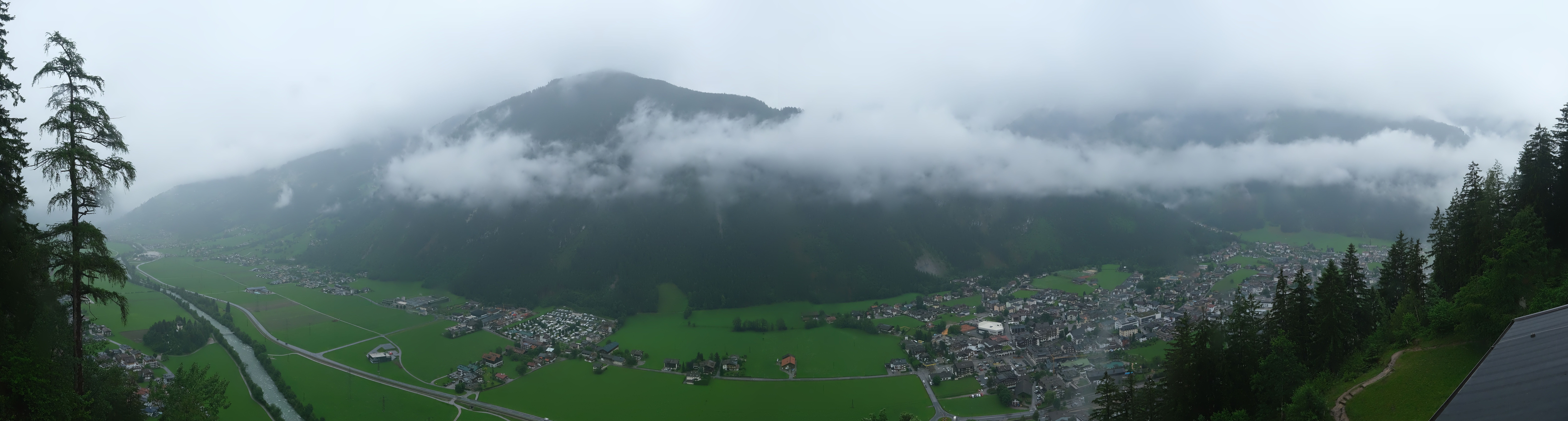 Archived image Webcam Mayrhofen im Zillertal: Zimmereben
