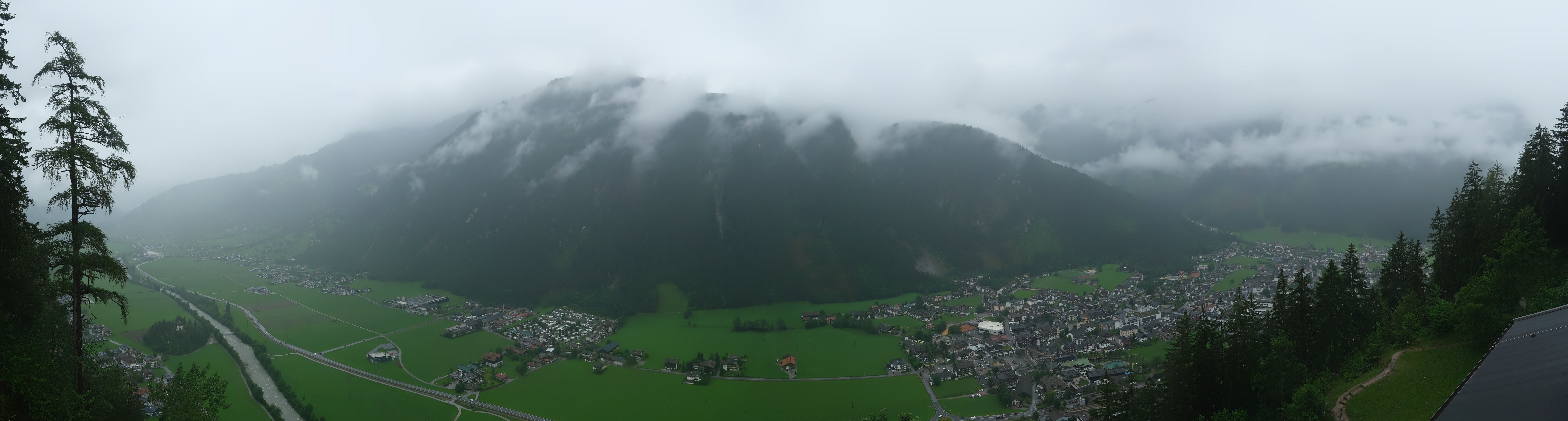 Archived image Webcam Mayrhofen im Zillertal: Zimmereben