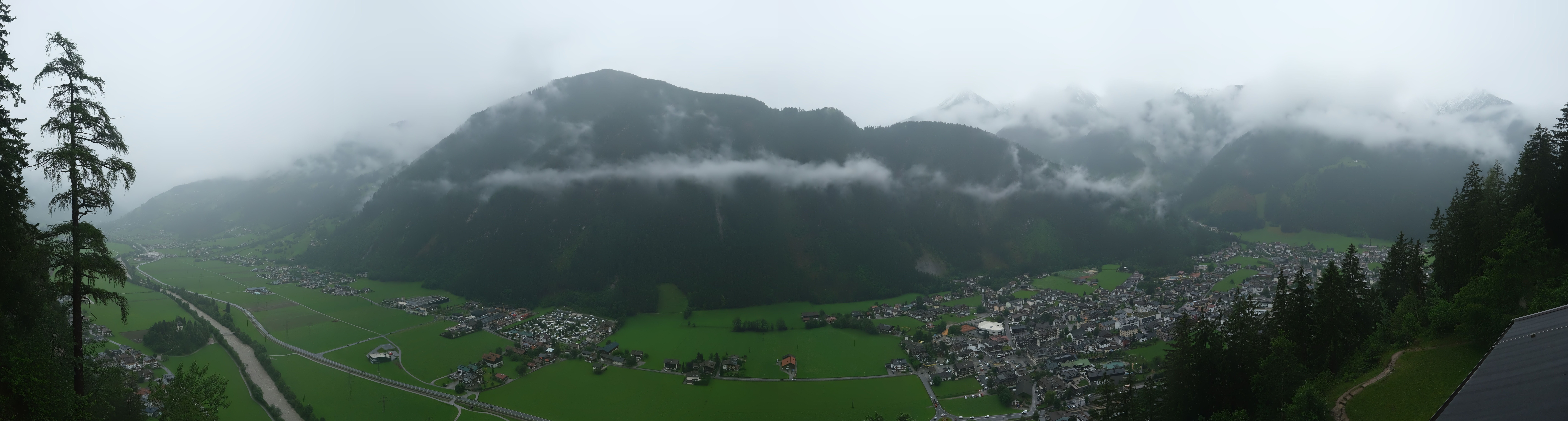 Archived image Webcam Mayrhofen im Zillertal: Zimmereben