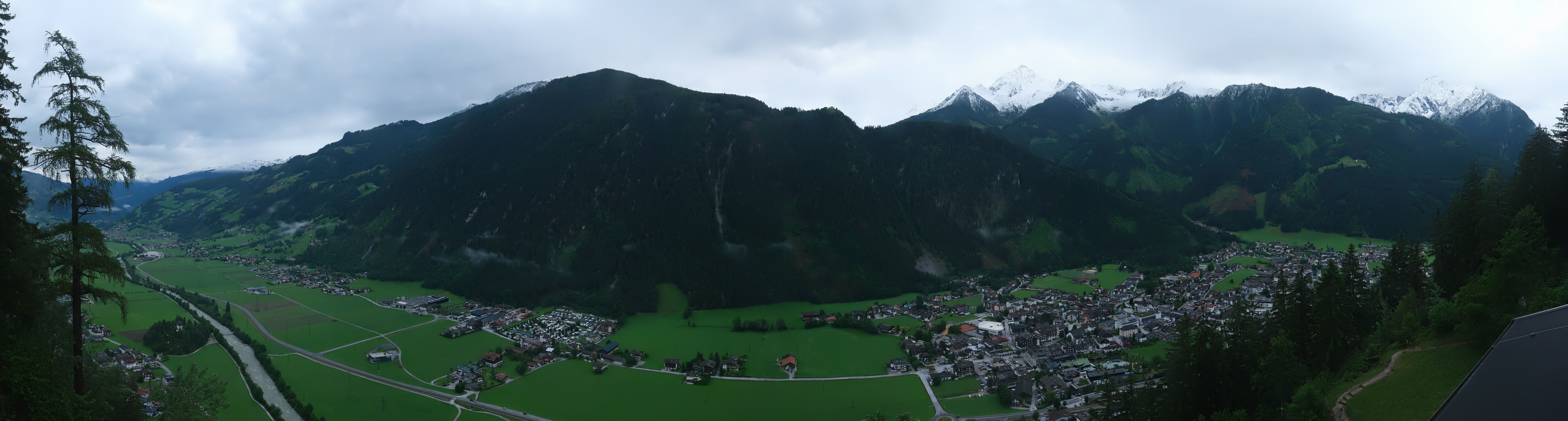 Archiv Foto Webcam Mayrhofen im Zillertal: Blick vom Gasthof Zimmereben