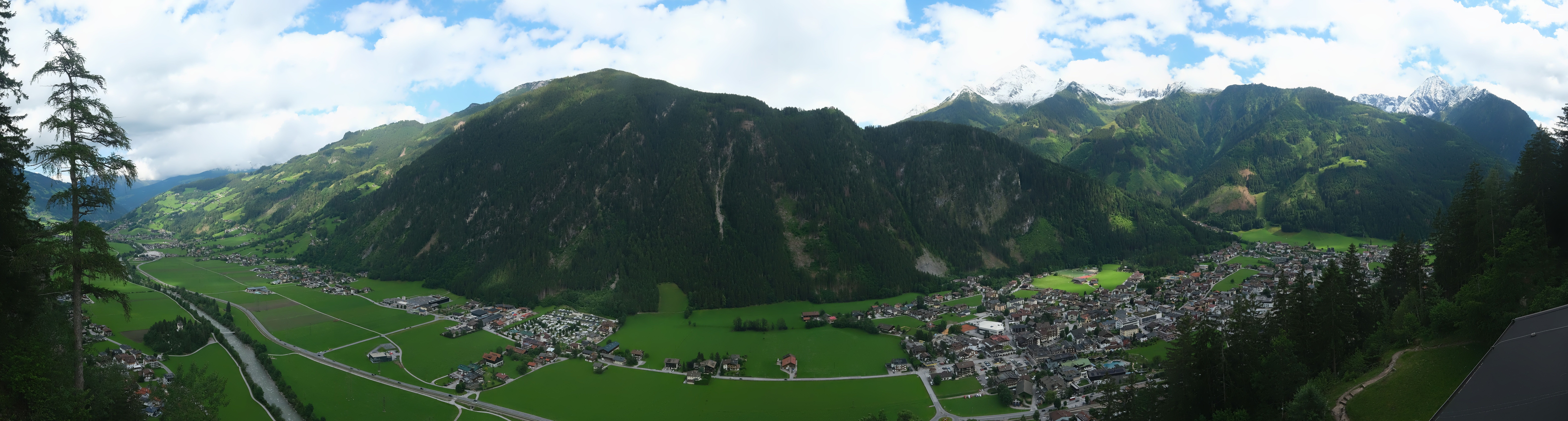 Archived image Webcam Mayrhofen im Zillertal: Zimmereben