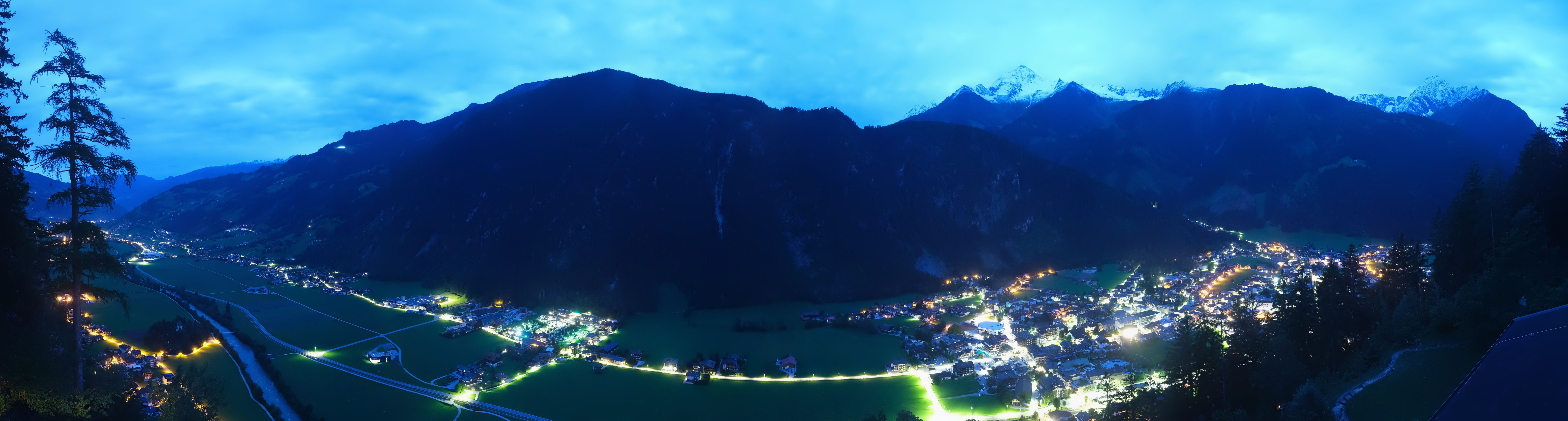 Archiv Foto Webcam Mayrhofen im Zillertal: Blick vom Gasthof Zimmereben